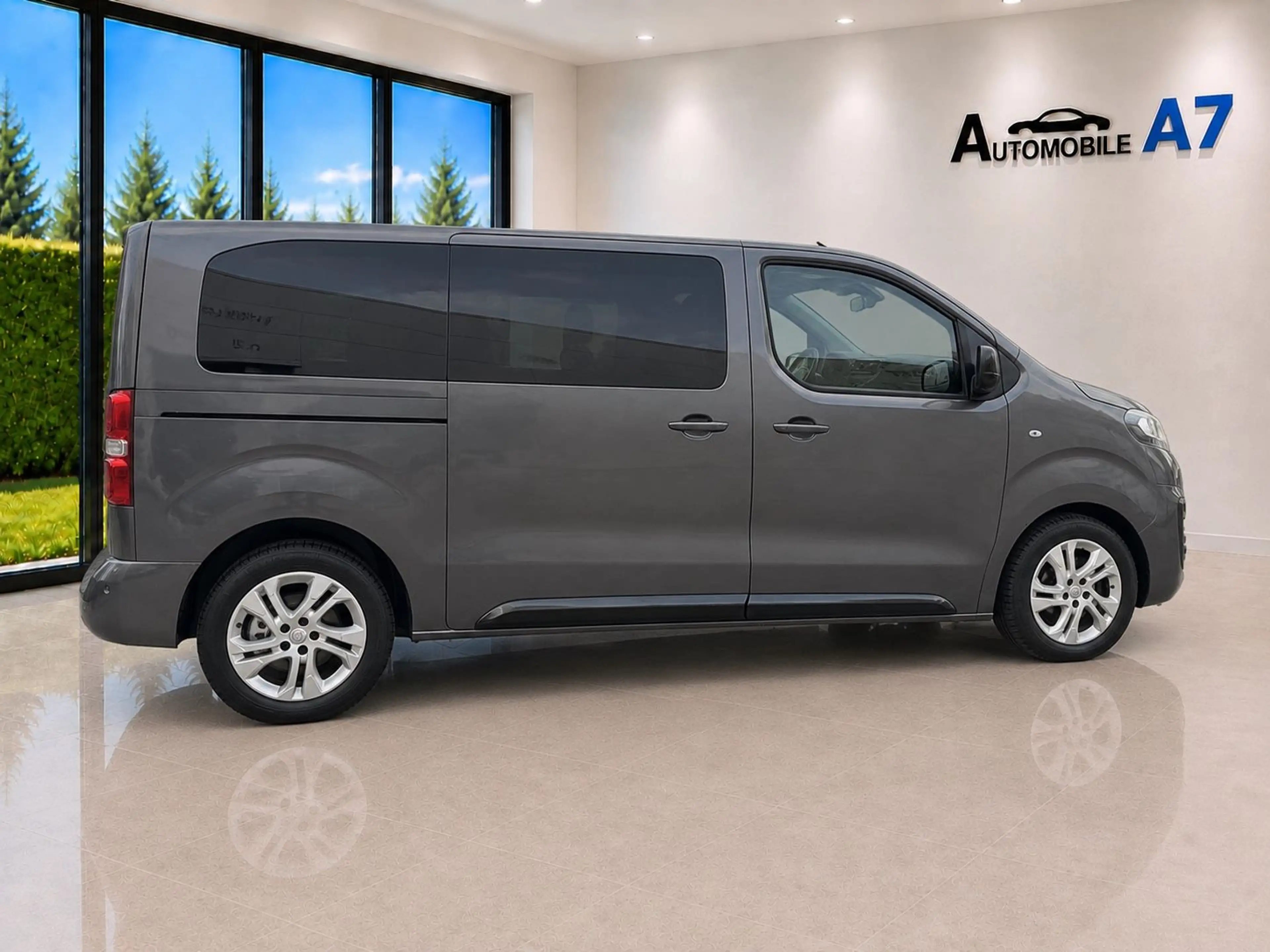 Opel Zafira Life Innovation M *LEDER/PANO/AHK/STHZ* — photo 4