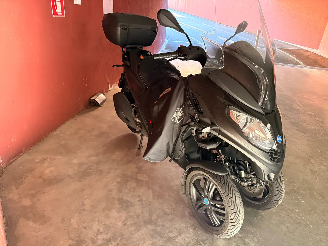 Piaggio MP3 300