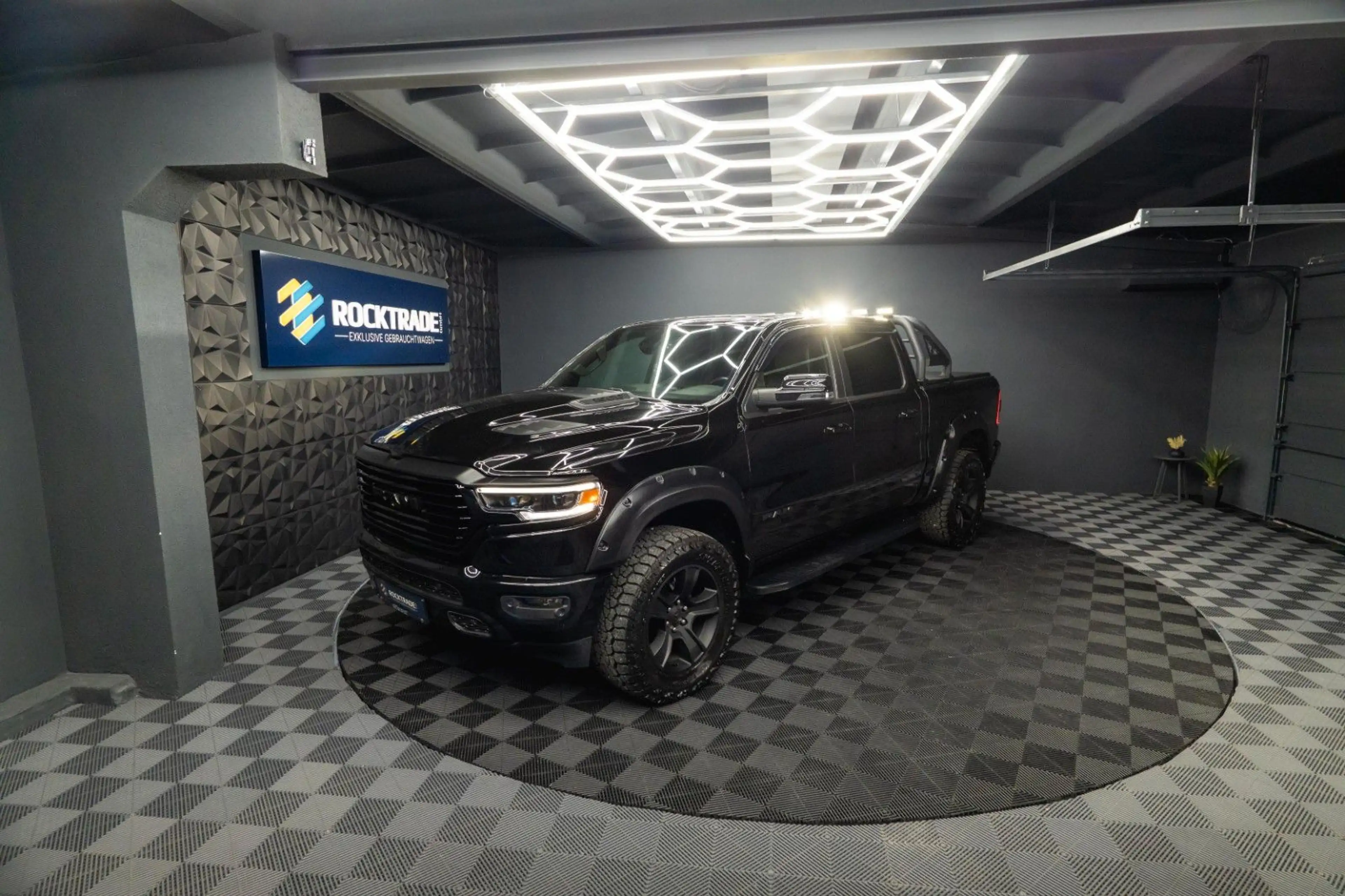 Dodge RAM 5.7 V8 HEMI 4x4 LARAMIE Limited Offroad 19% — photo 10
