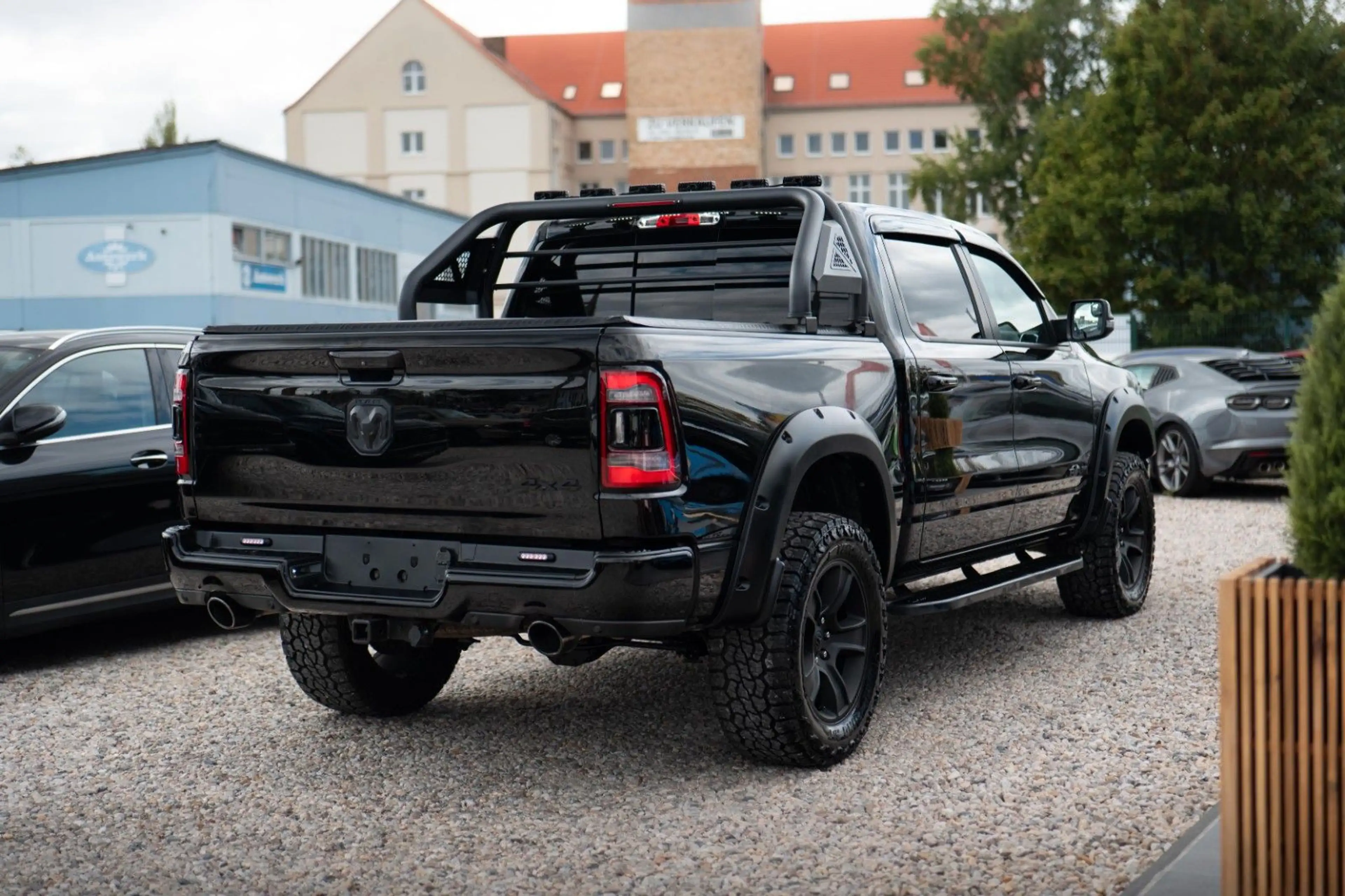 Dodge RAM 5.7 V8 HEMI 4x4 LARAMIE Limited Offroad 19% — photo 6