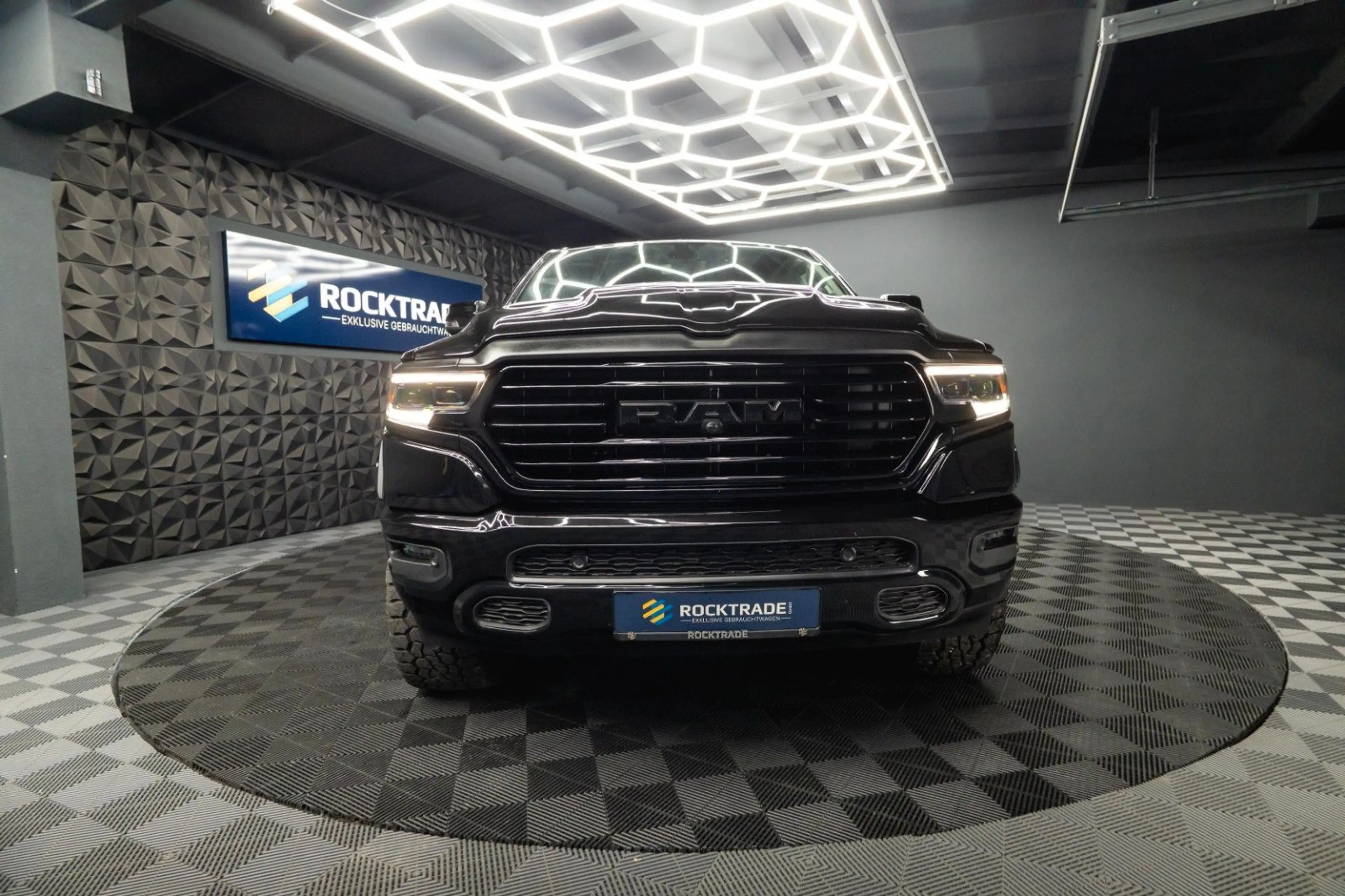 Dodge RAM 5.7 V8 HEMI 4x4 LARAMIE Limited Offroad 19% — photo 15