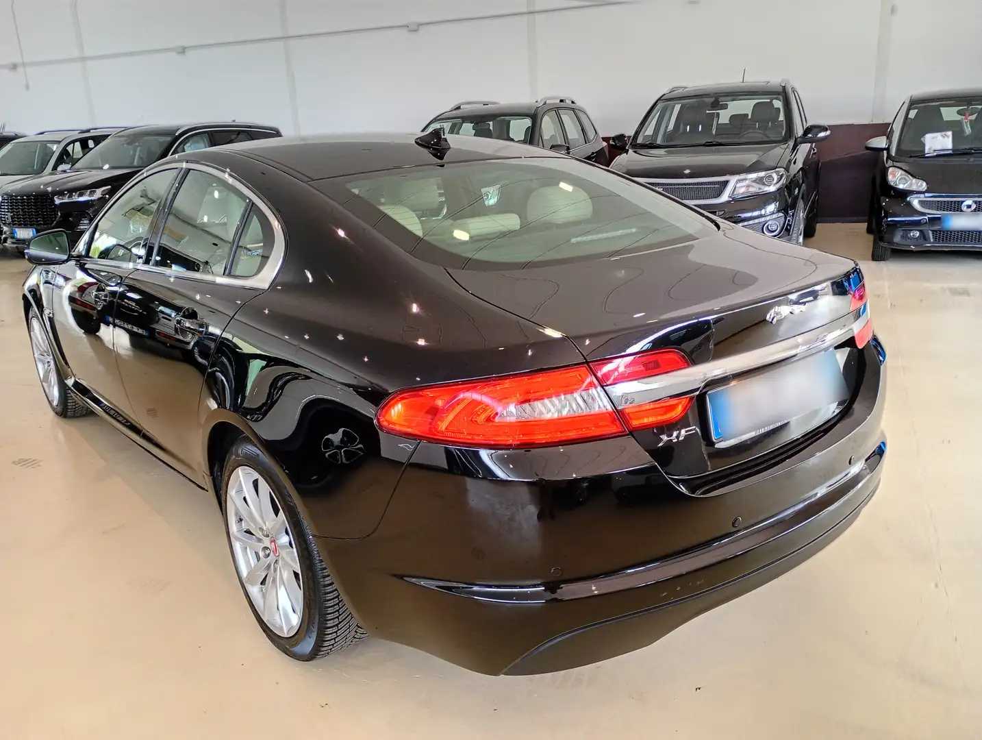Jaguar XF XF Berlina 2.2d 163cv auto Noir - 2