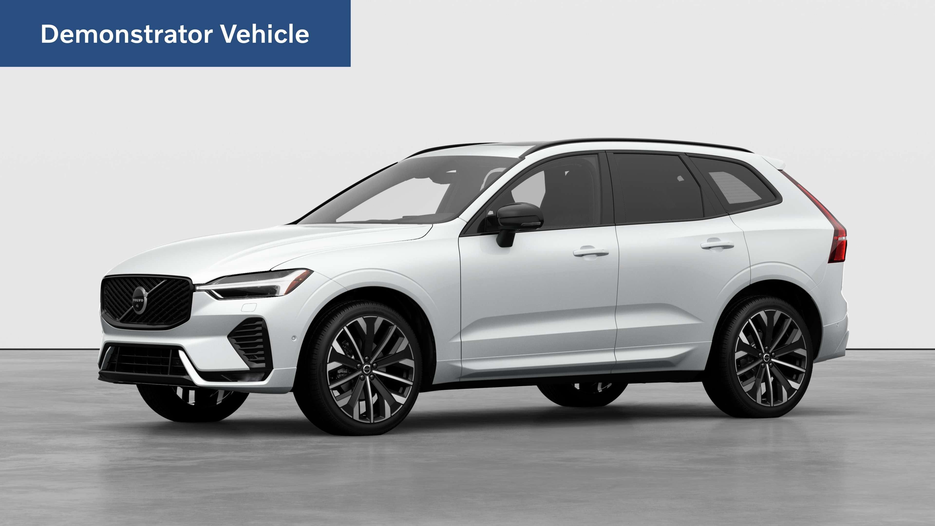 2027 Volvo XC60 B5 Ultra Dark Theme