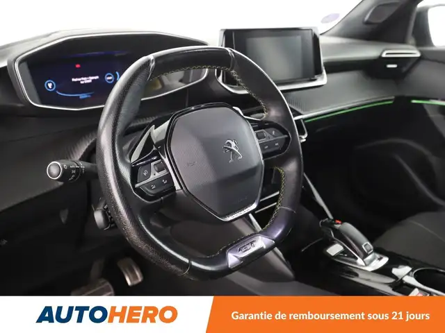 Peugeot 2008 view 11
