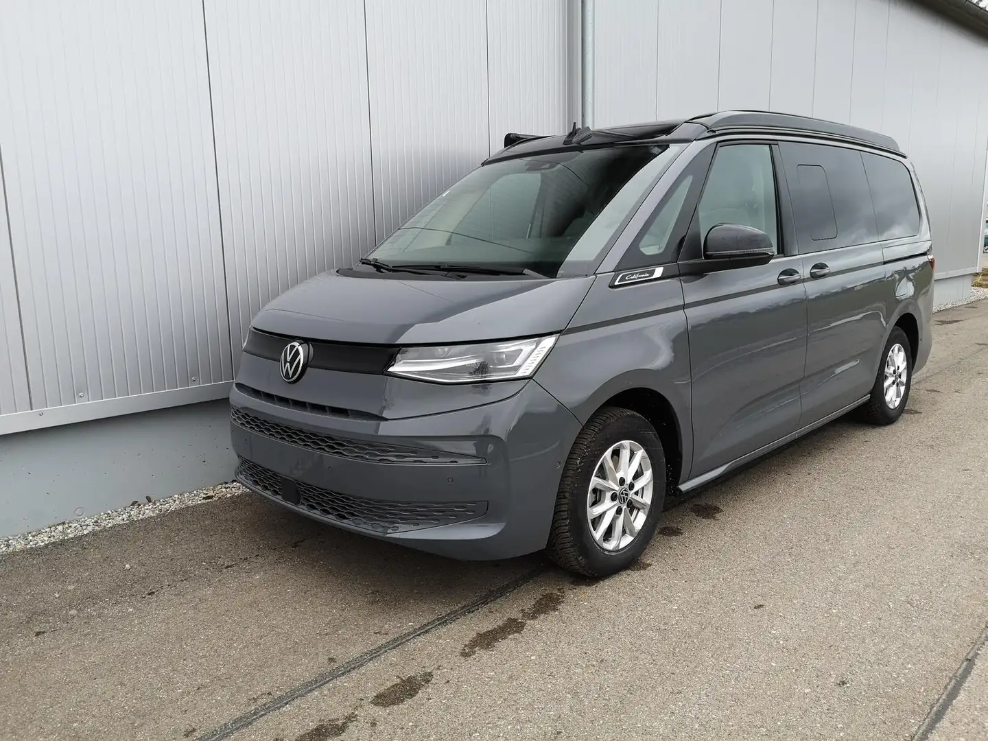 Volkswagen T7 California Beach (MV Cali) 2.0TDI DSG GV5 High+ 110 kW (15... Grau - 1