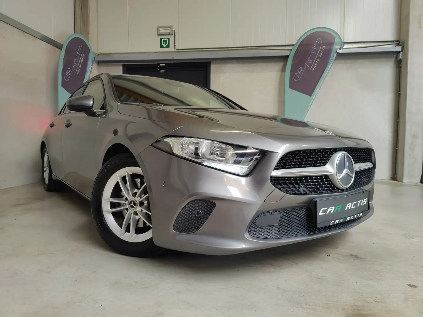 Mercedes-Benz A 180 A 180d Business Solution - GPS - CAMERA - ATTELAGE Gris - 1