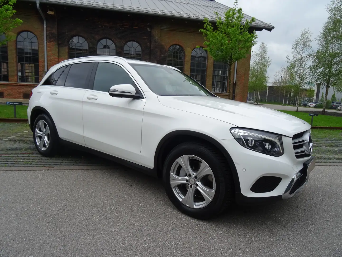 Mercedes-Benz GLC 220 d 4Matic GLC -Klasse (BM 253)-2.Hand- Weiß - 1