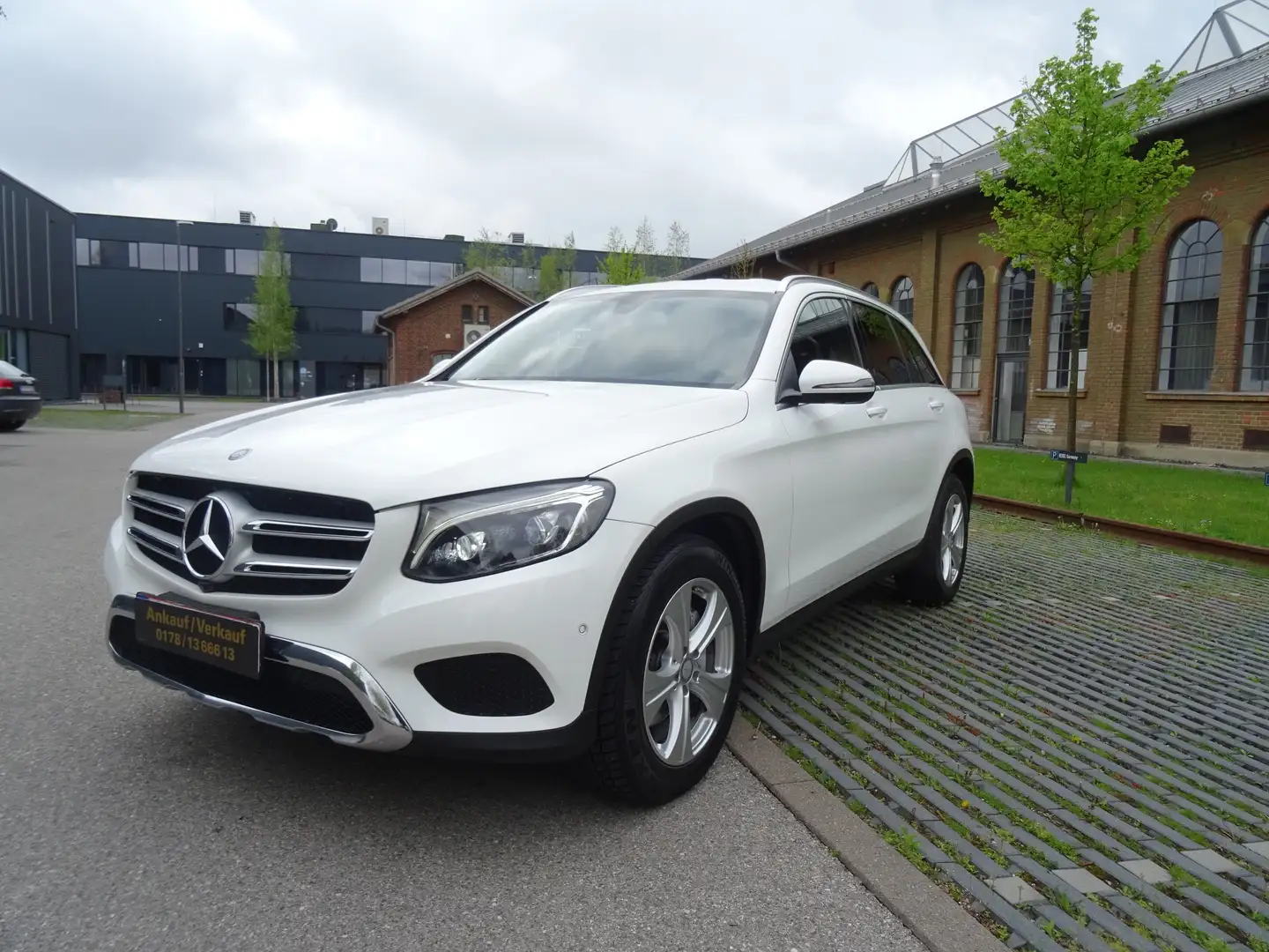 Mercedes-Benz GLC 220 d 4Matic GLC -Klasse (BM 253)-2.Hand- Weiß - 2