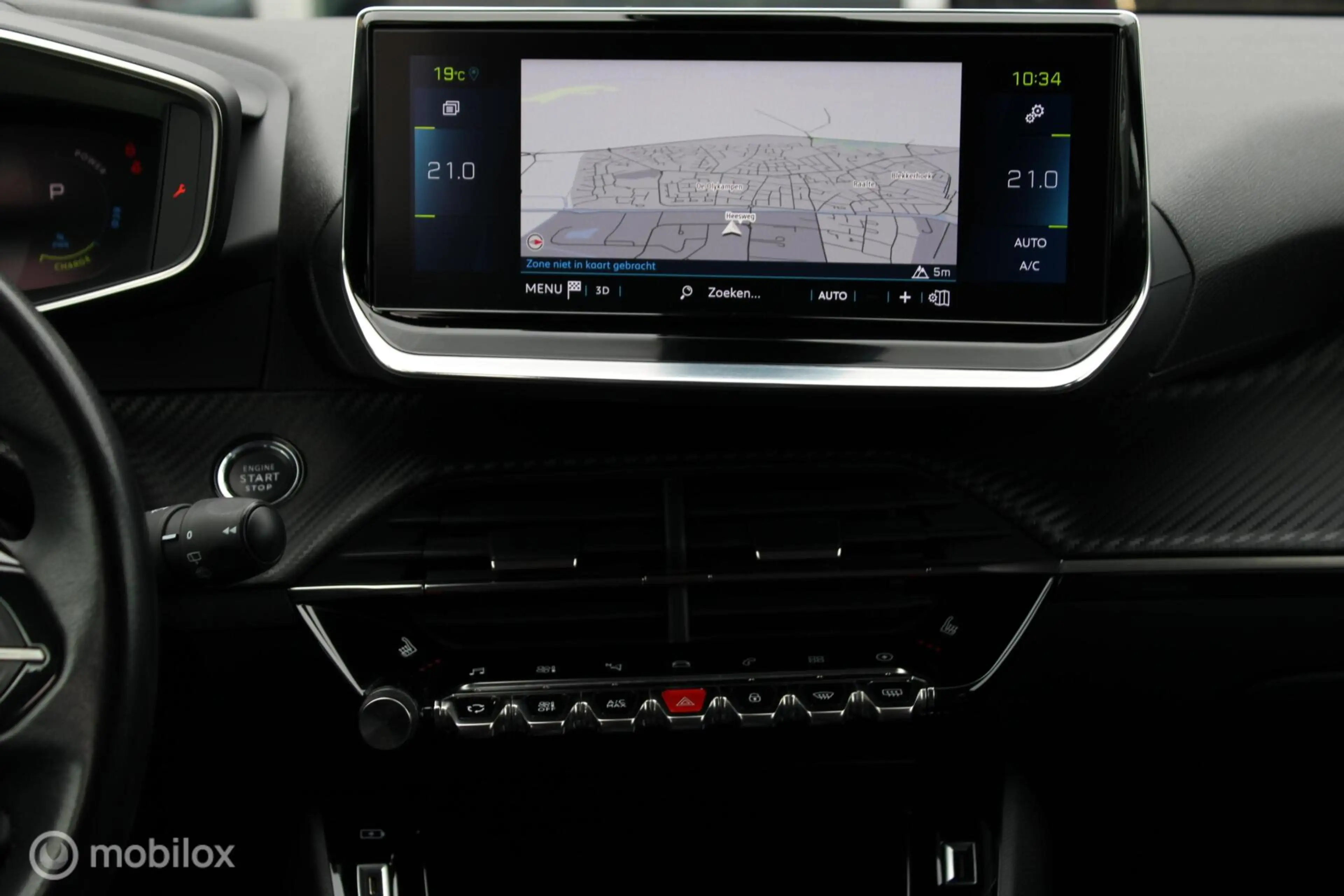 Peugeot e-2008 EV Allure 50 kWh, Navi, App connect, Cruise, Clima — photo 15