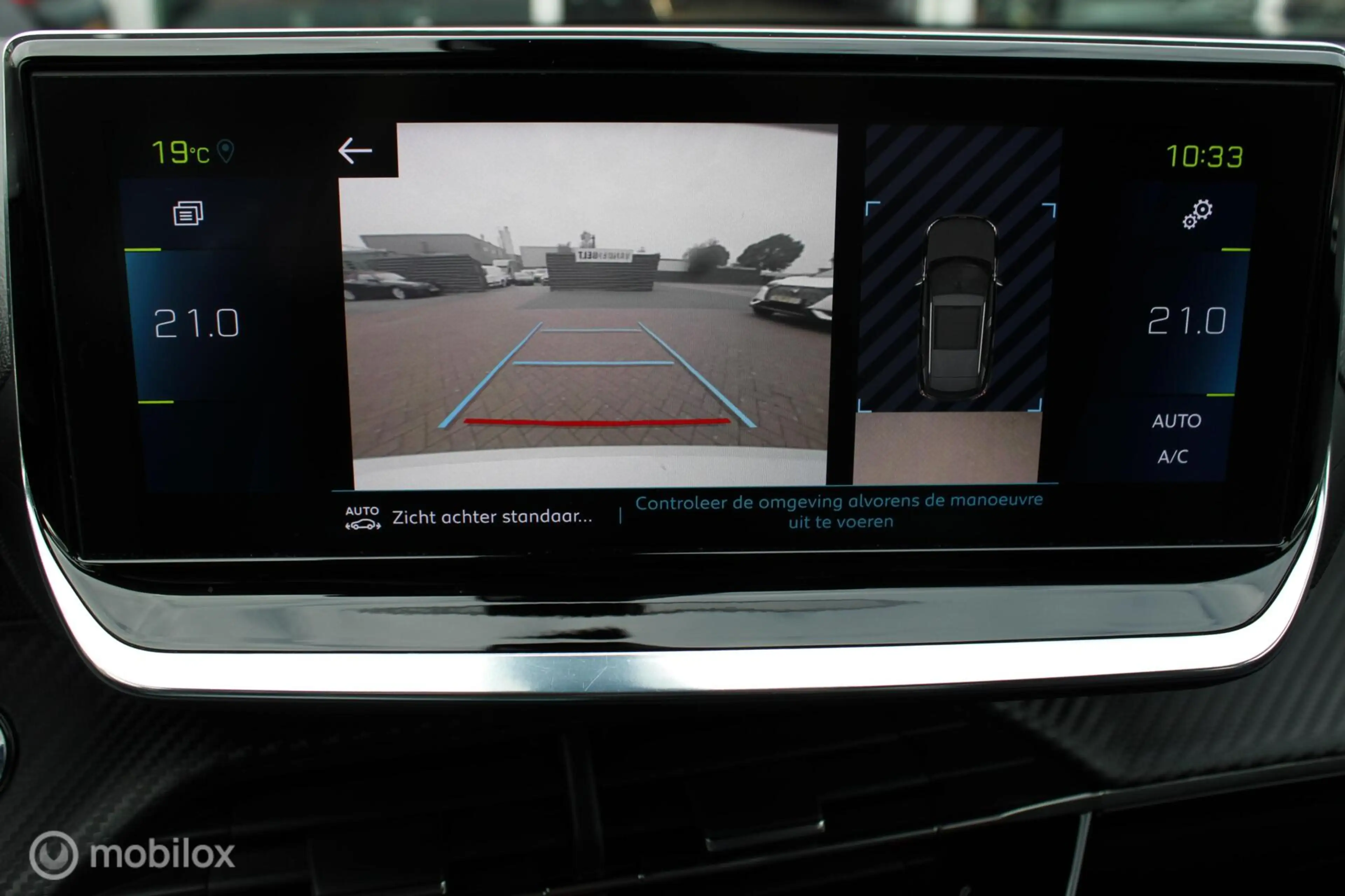 Peugeot e-2008 EV Allure 50 kWh, Navi, App connect, Cruise, Clima — photo 8