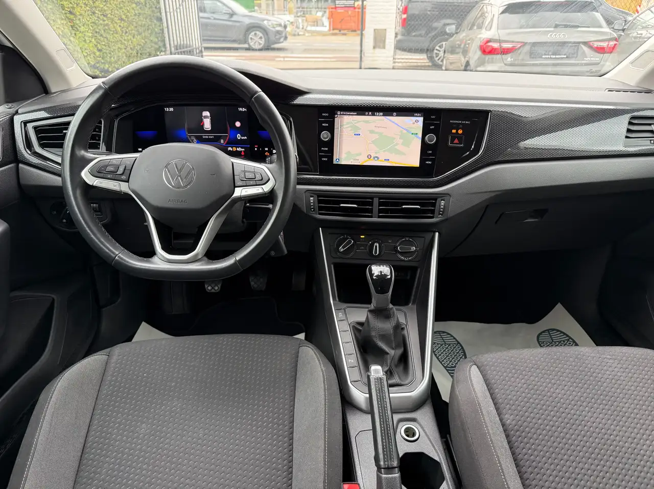 Volkswagen Polo Polo 1.0 Life/Navi/Airco/pdc V&A/Lane & Front ass. 10