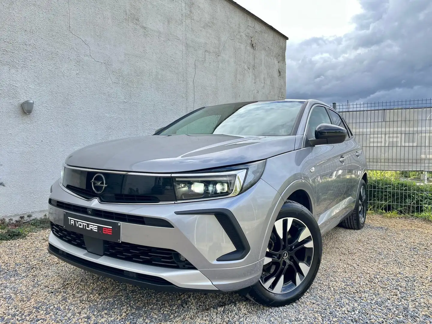 Opel Grandland 1.5 TurboD Ultimate AUTOMAT/FULL-LED/CAMERA360° Gris - 2