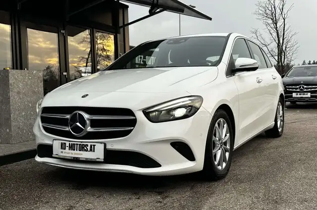 Mercedes-Benz B 200 d Aut.*AHK*Leder*360°*HUD*Ambiente*Widescreen*