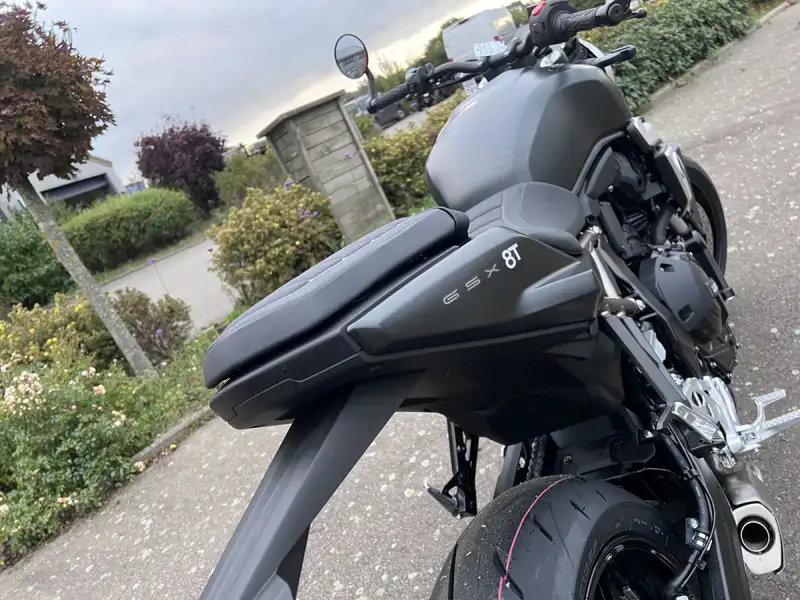 Suzuki GSX-8T - foto 5