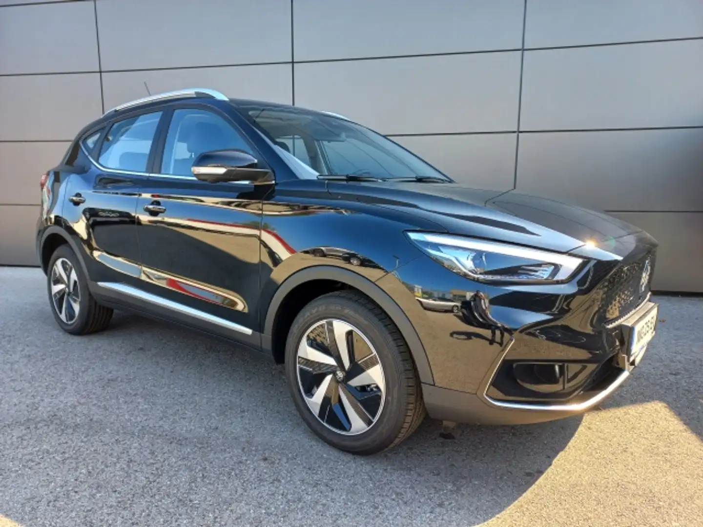 MG ZS Luxury 72kWh Conn Schwarz - 1
