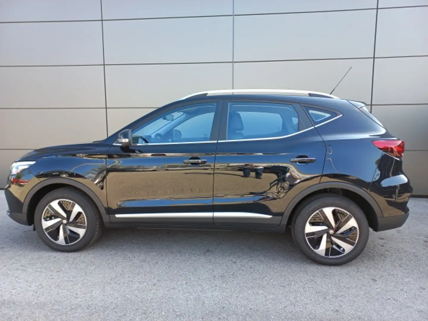 MG ZS Luxury 72kWh Conn Schwarz - 2