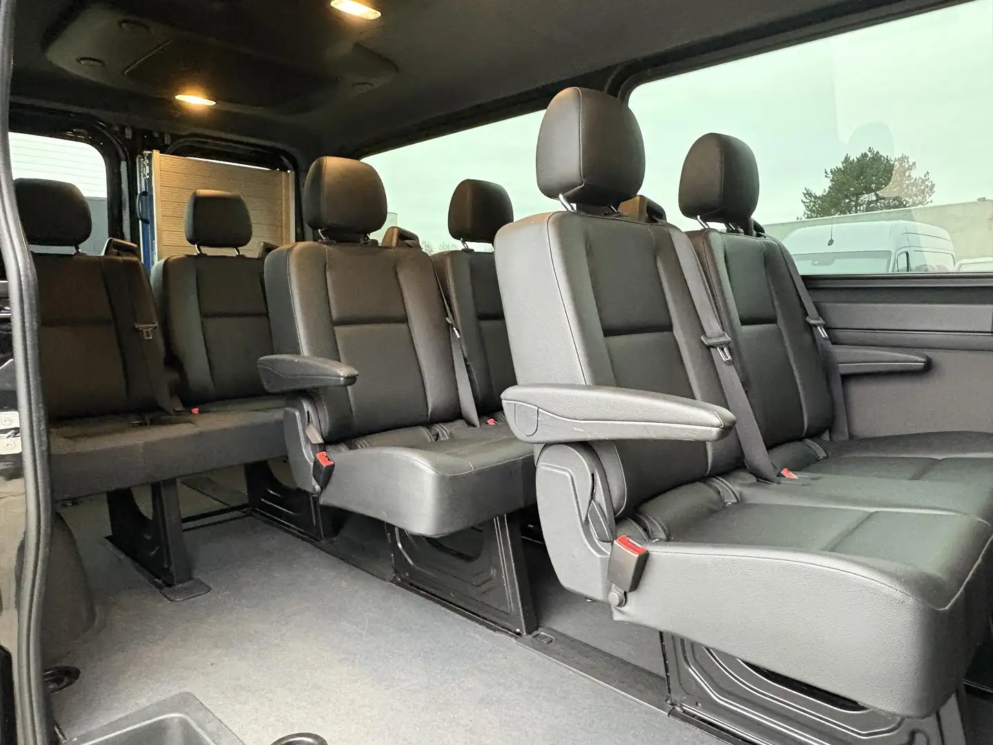 Mercedes-Benz Sprinter Tourer 319 V6 | 4X4 | LUXE PERSONENBUS | 9 PERSOON Schwarz - 2