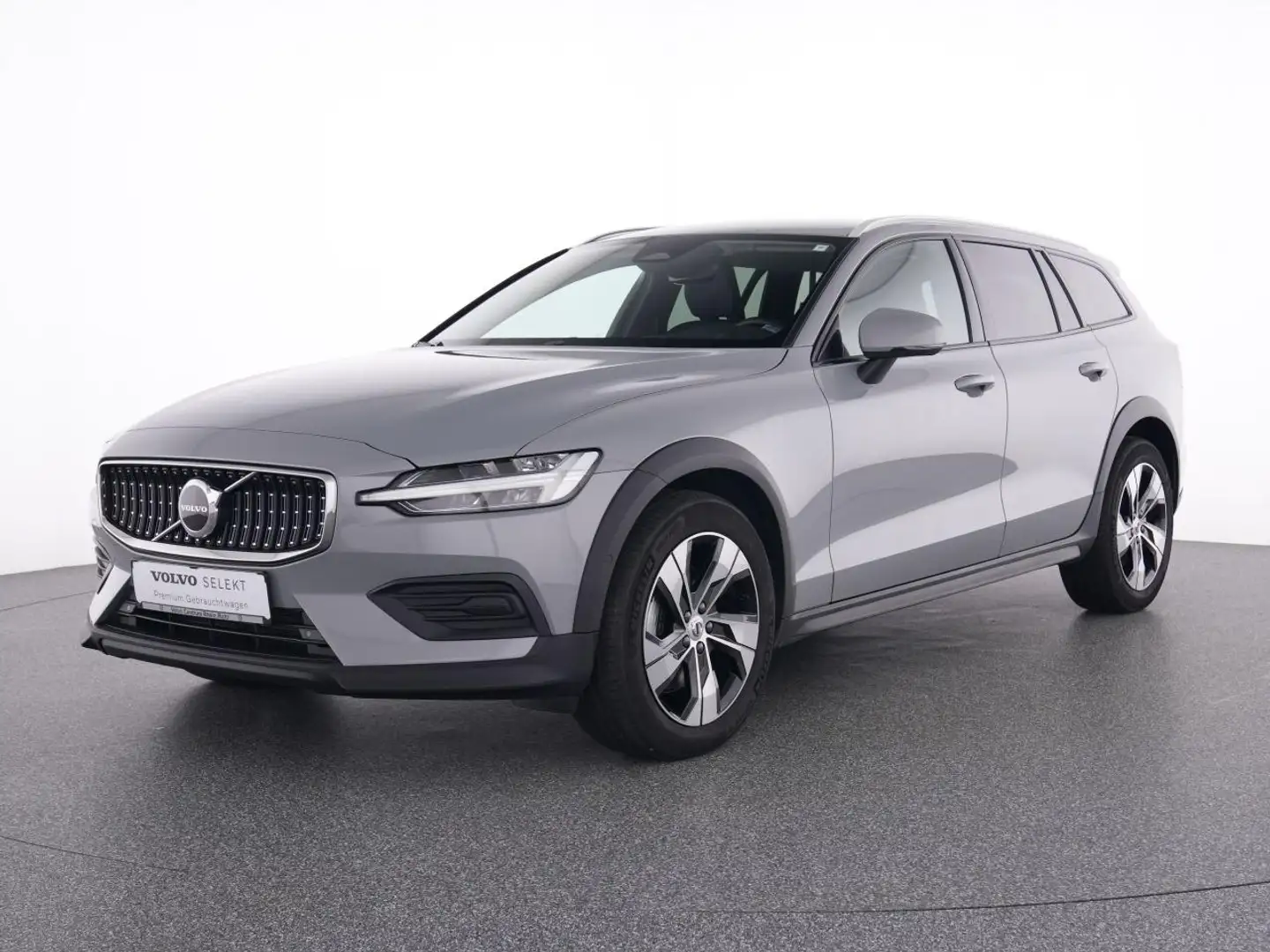 Volvo V60 Cross Country B4 Plus AWD +AHK+WP+FAP+VOC Grau - 2