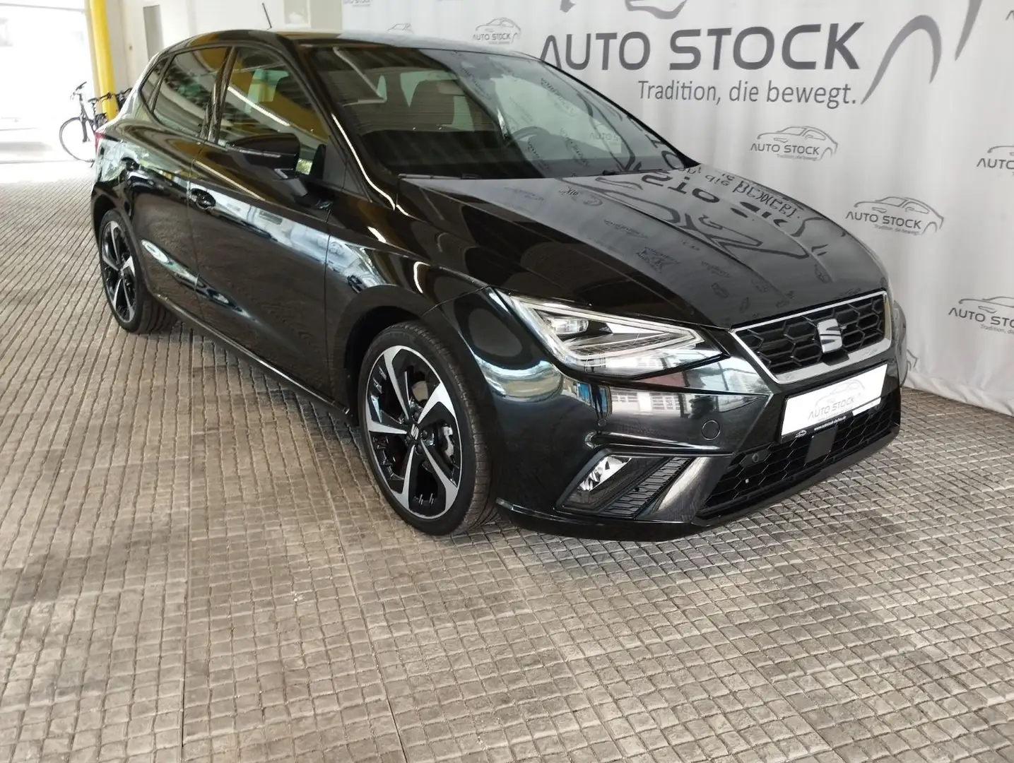 SEAT Ibiza FR 1.0TSI DSG Navi LED PDC Sitzheizung GRA Negro - 1