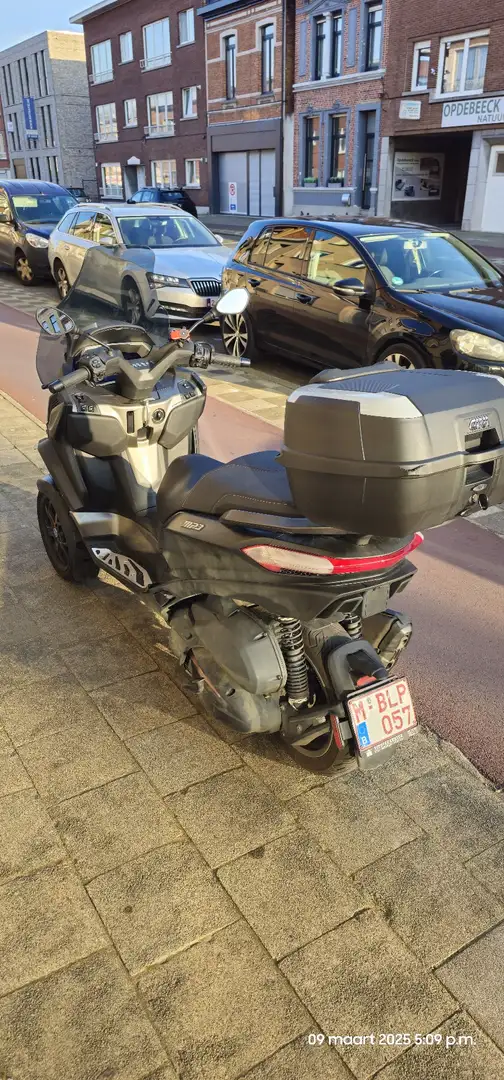 Piaggio MP3 530 Sport Negru - 1