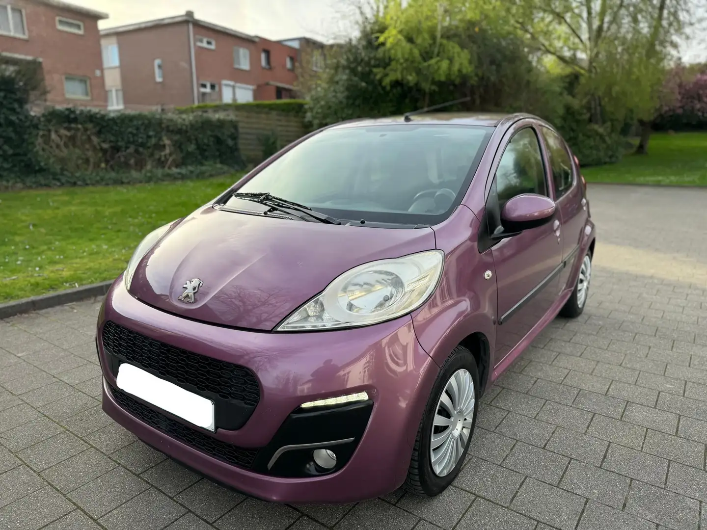 Peugeot 107 1.0i Active 2Tronic Срібний - 1