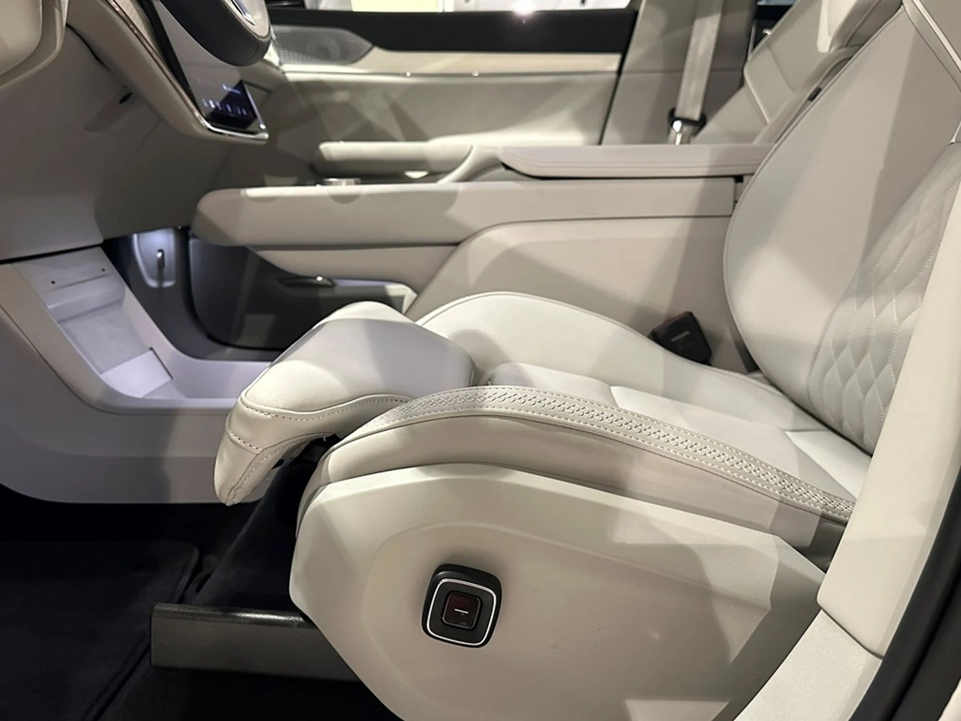 Volvo EX90 * SOLD * Ultra Twin Motor Performance + 6 PLAATSEN — photo 6