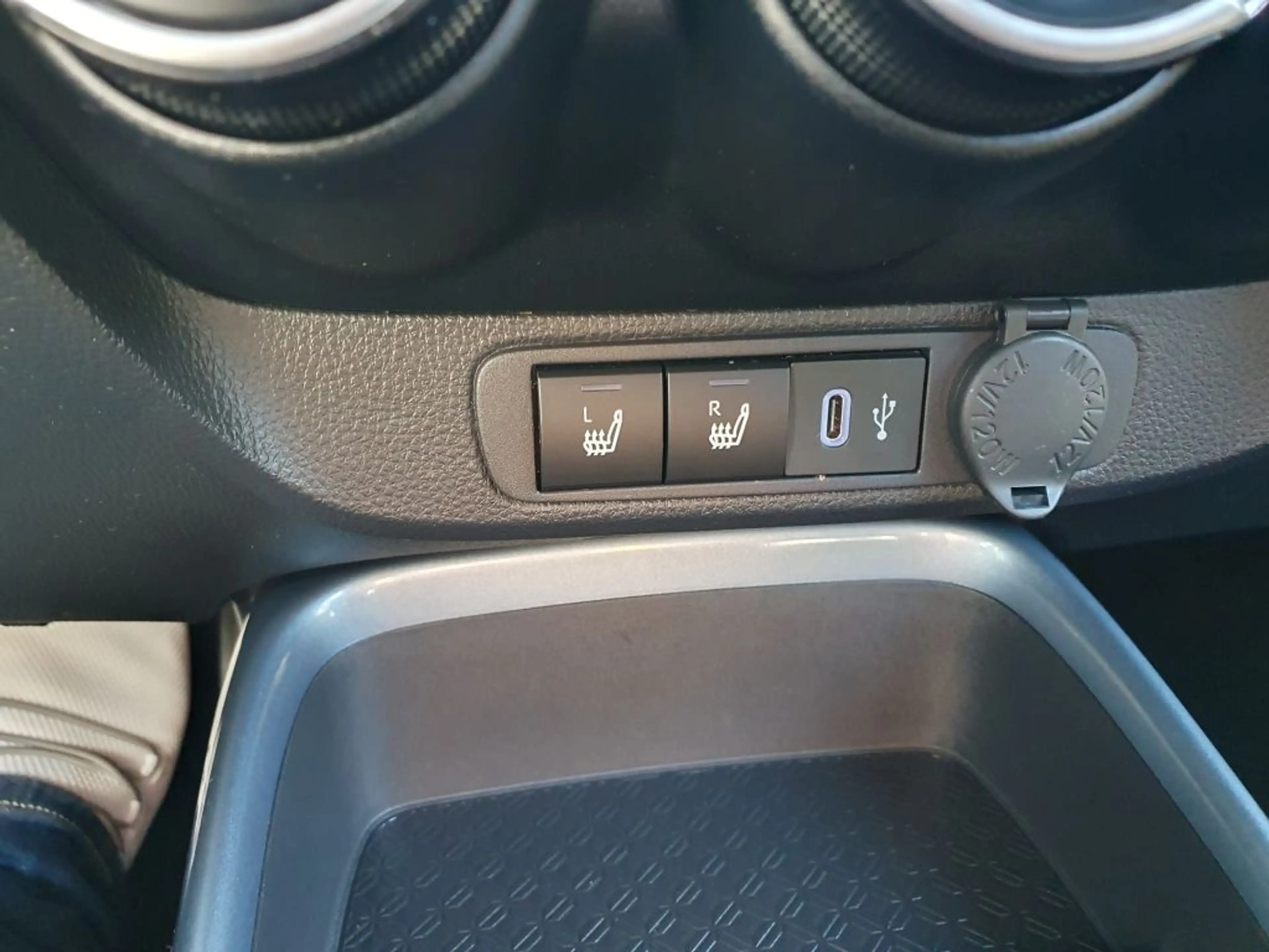 Toyota Aygo X Teamplayer — photo 15