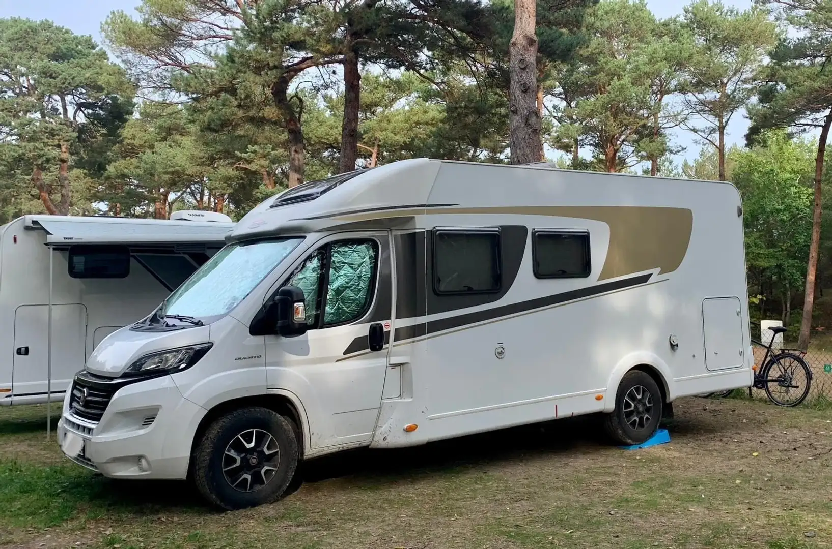 Carado T334 Fiat Ducato Automatik Navi Hubbett Blanco - 1