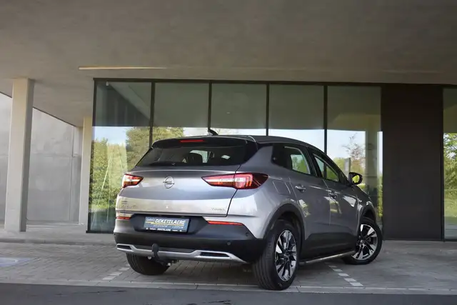 Opel Grandland X view 4