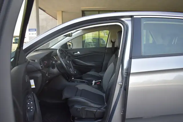 Opel Grandland X view 12