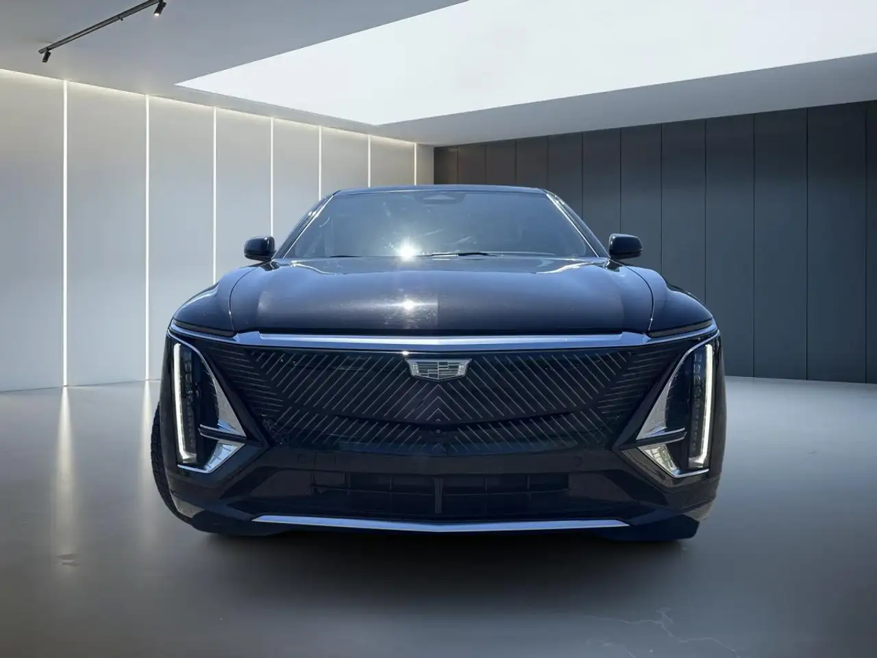 Cadillac Lyriq снимка Cadillac Lyriq