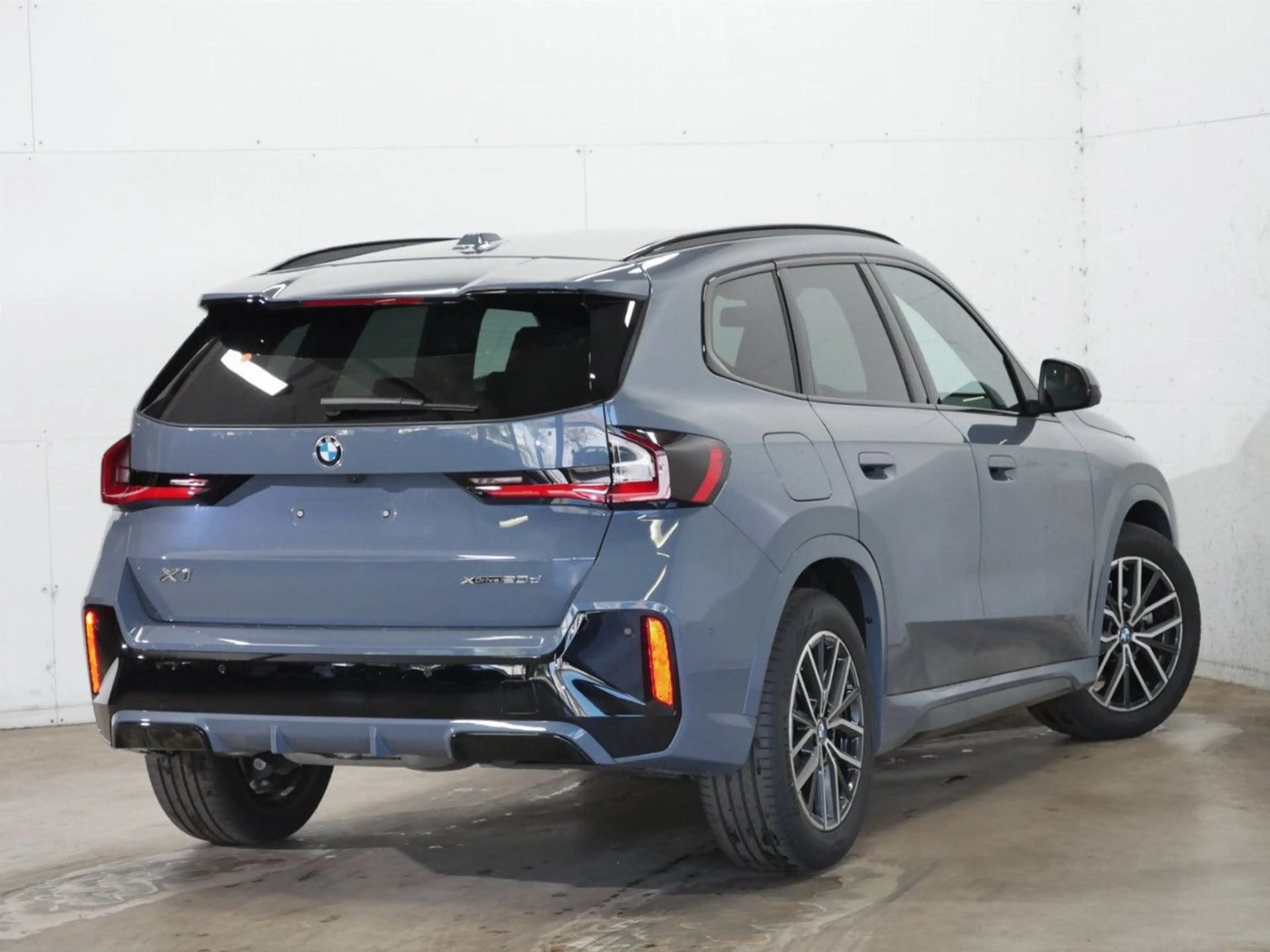 BMW X1 xDr.20d M Sport Leder HUD AktivS+Mass.ACC AHK — photo 5