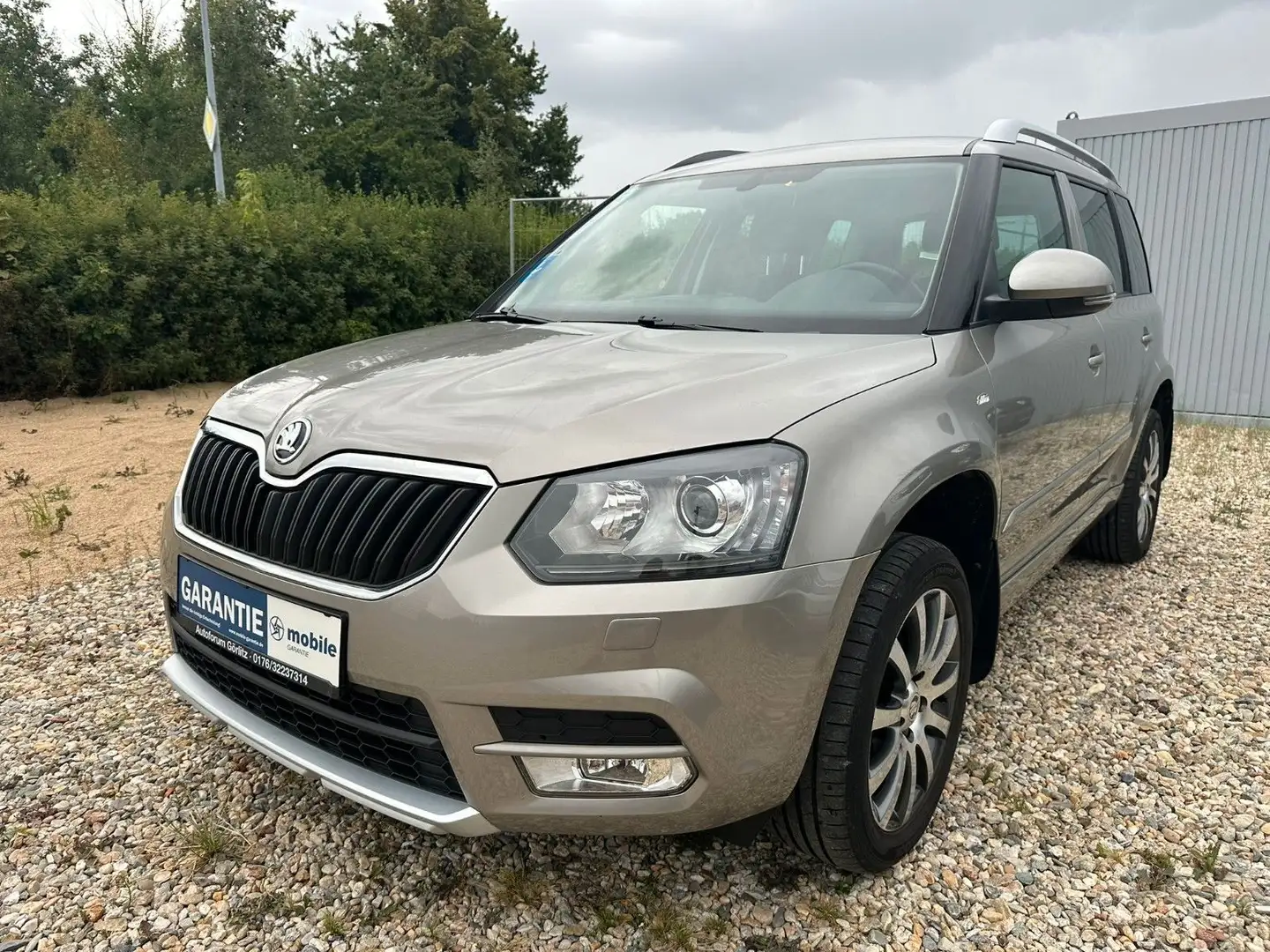 Skoda Yeti *1.4*EditionL&K*4x4*DSG*XEN*8FACH*TOP! Beige - 1