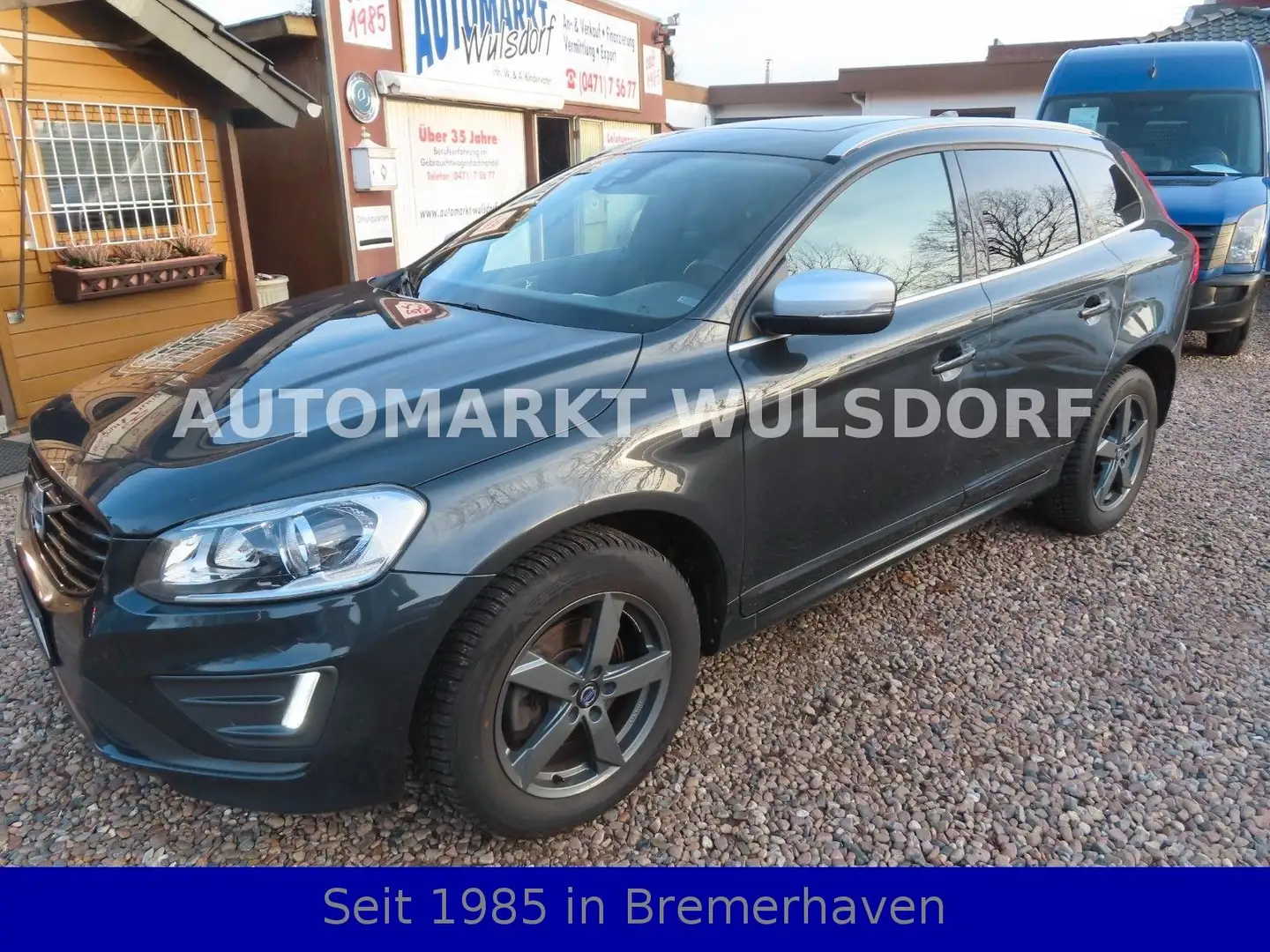 Volvo XC60 Momentum,R-Design,Panorama,AHK,Scheckheft Gris - 1