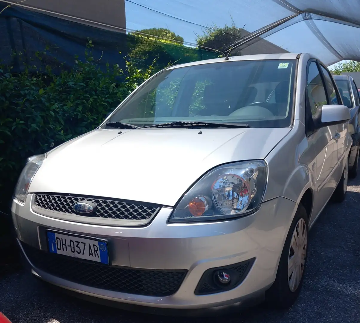 Ford Fiesta Fiesta V 2006 5p 1.2 Plus Argent - 1