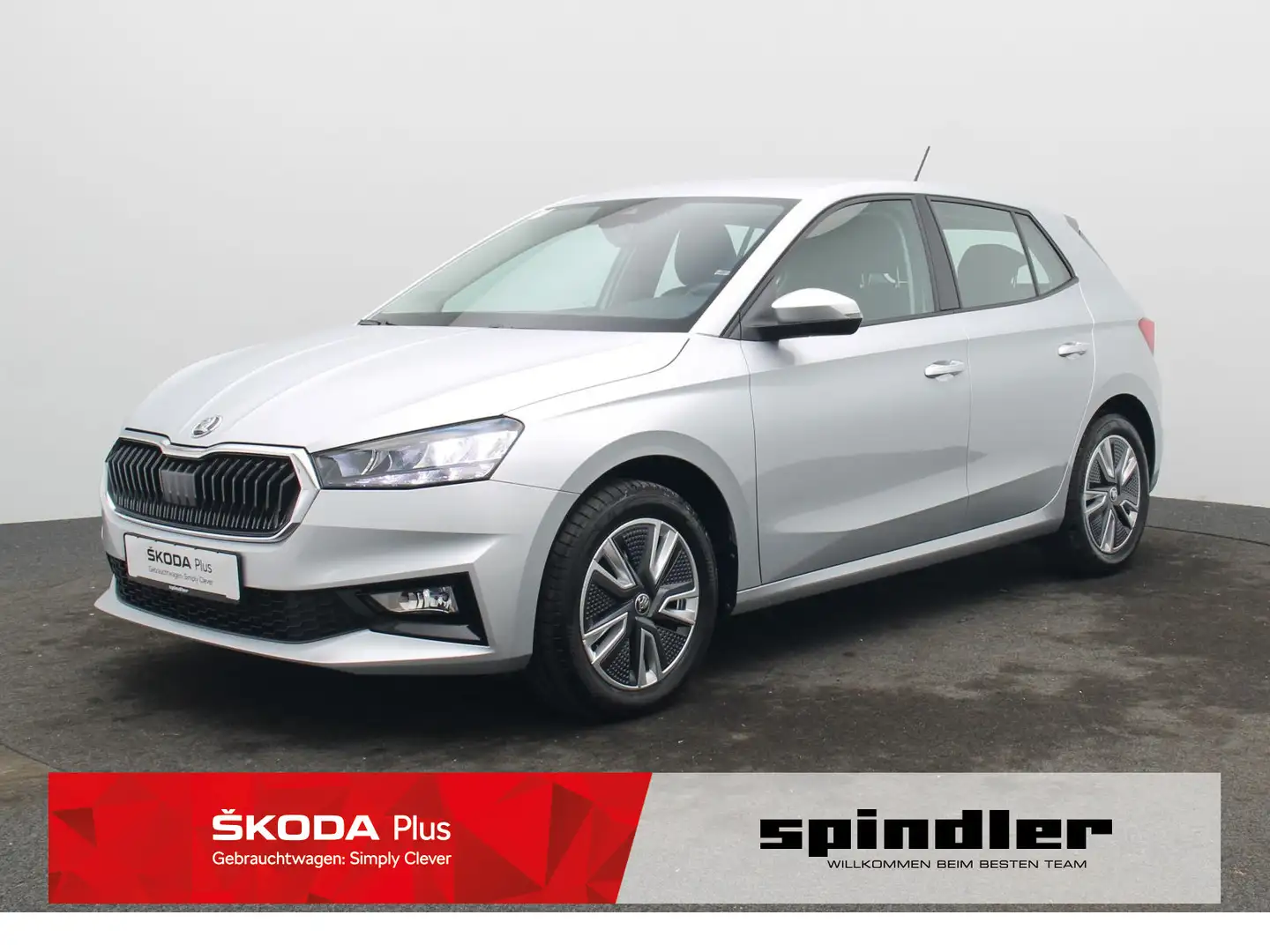 Skoda Fabia Selection 1.5TSI DSG / Navi,SmartLink, LED Silber - 1