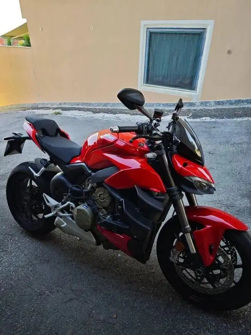Ducati Streetfighter V4 1100 crvena - 1