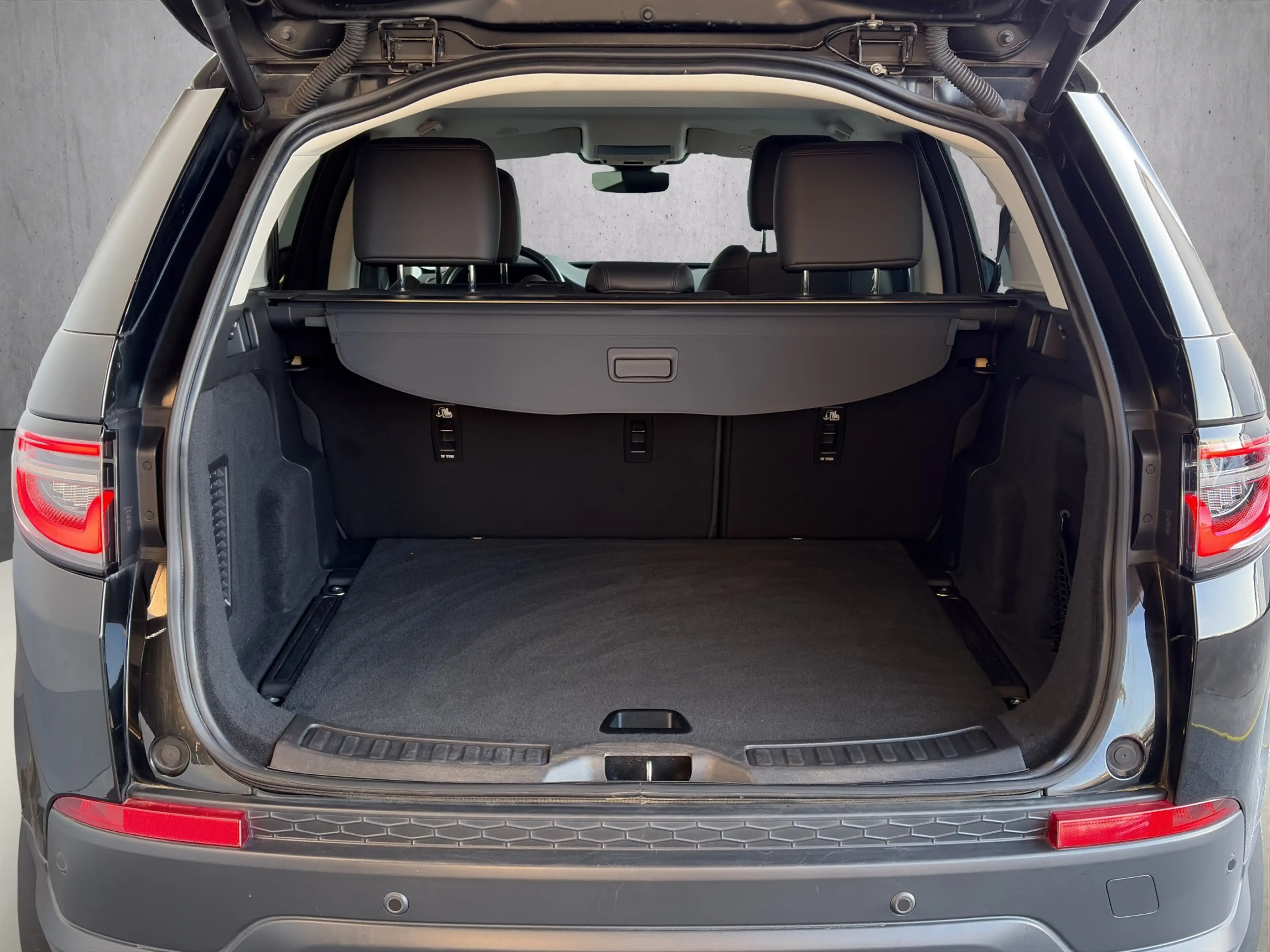 Land Rover Discovery Sport P200*R-Dynamic SE AWD* — photo 15