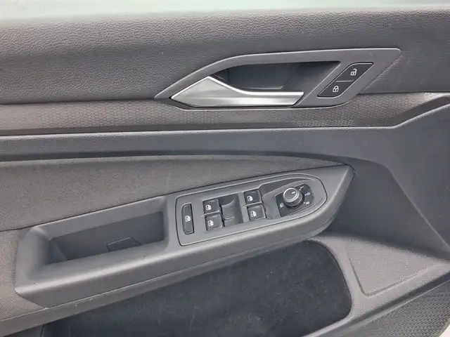 Volkswagen Golf view 8