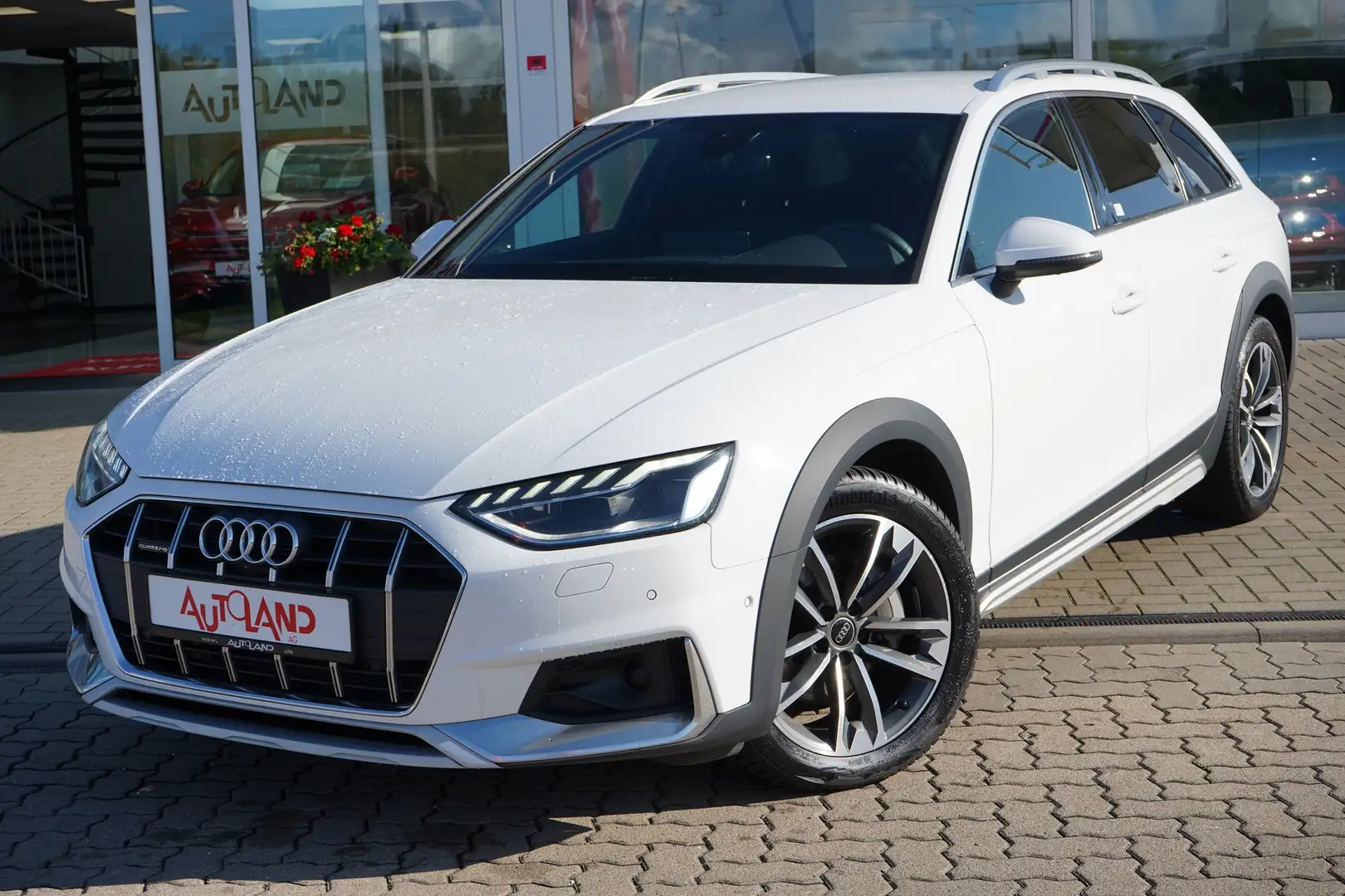 Audi A4 Avant 40 TDI Quattro Allroad Aut. LED Navi AHK Bianco - 2