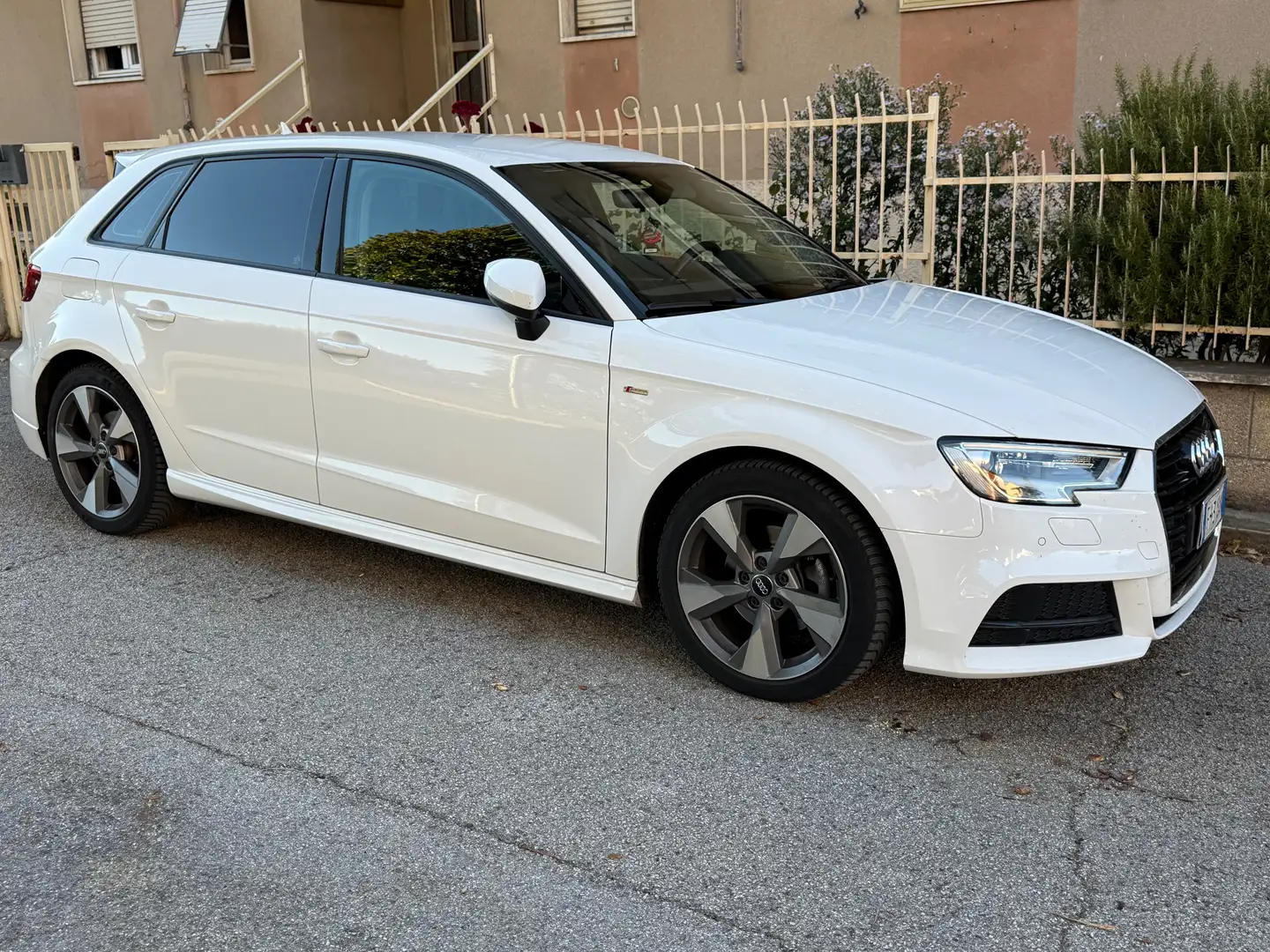 Audi A3 A3 III 2017 Sportback 2.0 tdi s line s-tronic Bianco - 2