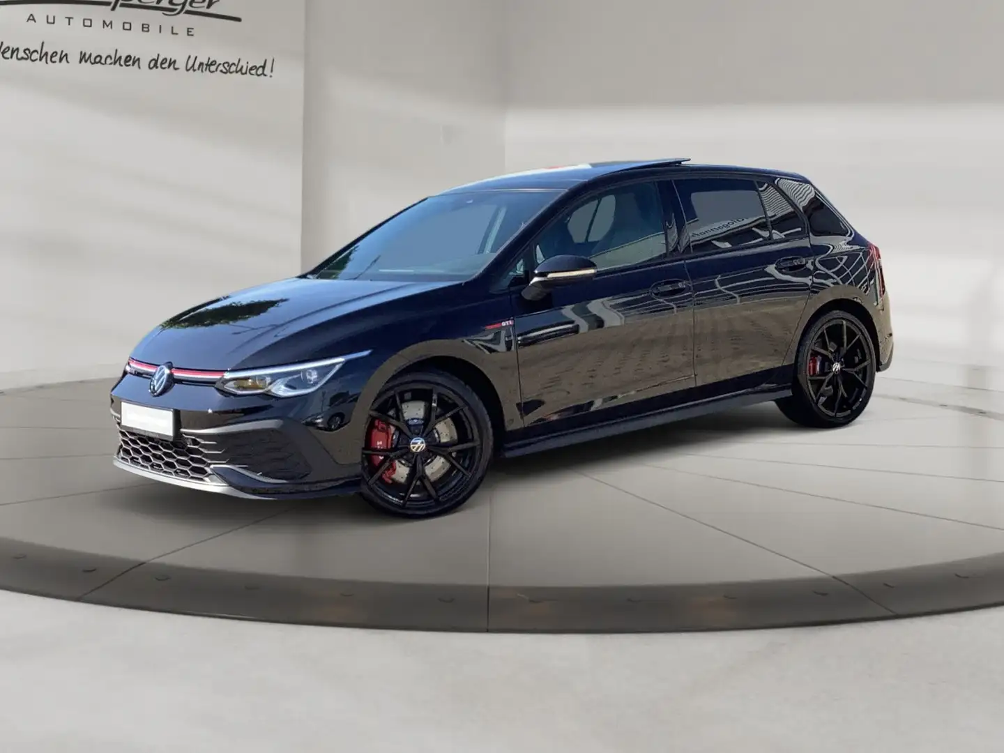 Volkswagen Golf 2.0 TSI DSG GTI Clubsport ACC Pano AKRA AP Schwarz - 2
