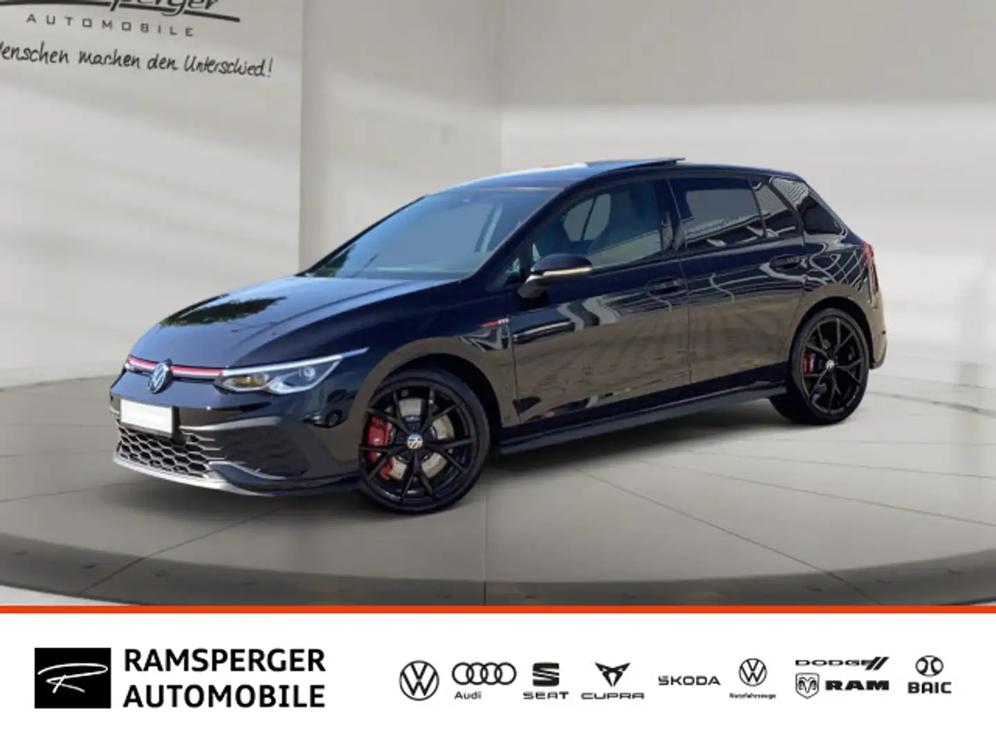 Volkswagen Golf 2.0 TSI DSG GTI Clubsport ACC Pano AKRA AP Schwarz - 1
