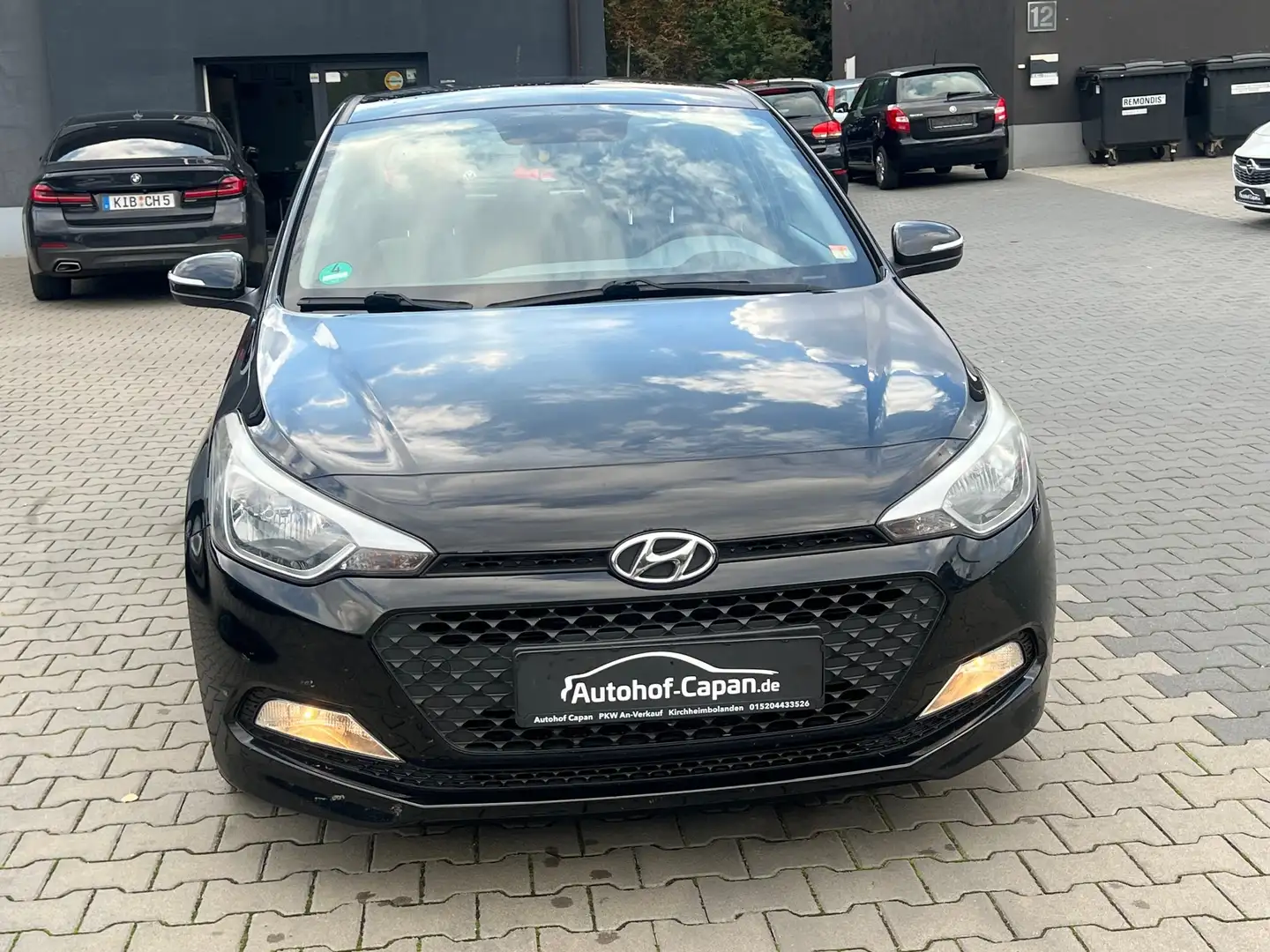 Hyundai i20 i20 1.25 blue Classic/5Türen/Eu6/2.Ha/ZV/ Schwarz - 2