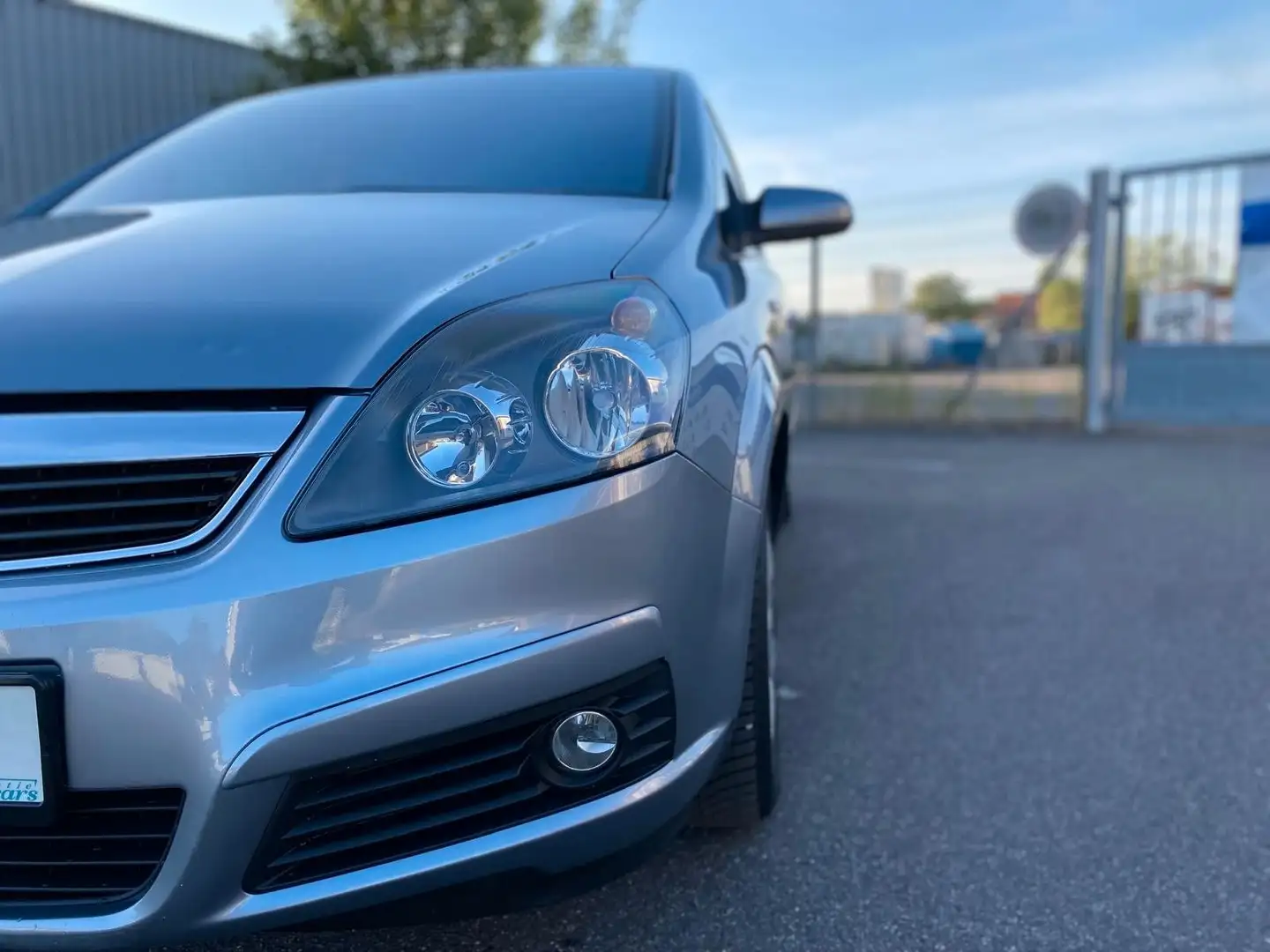 Opel Zafira B Edition/Auto /7 Sitzer/Gar/Insp&Tüv Neu Stříbrná - 1