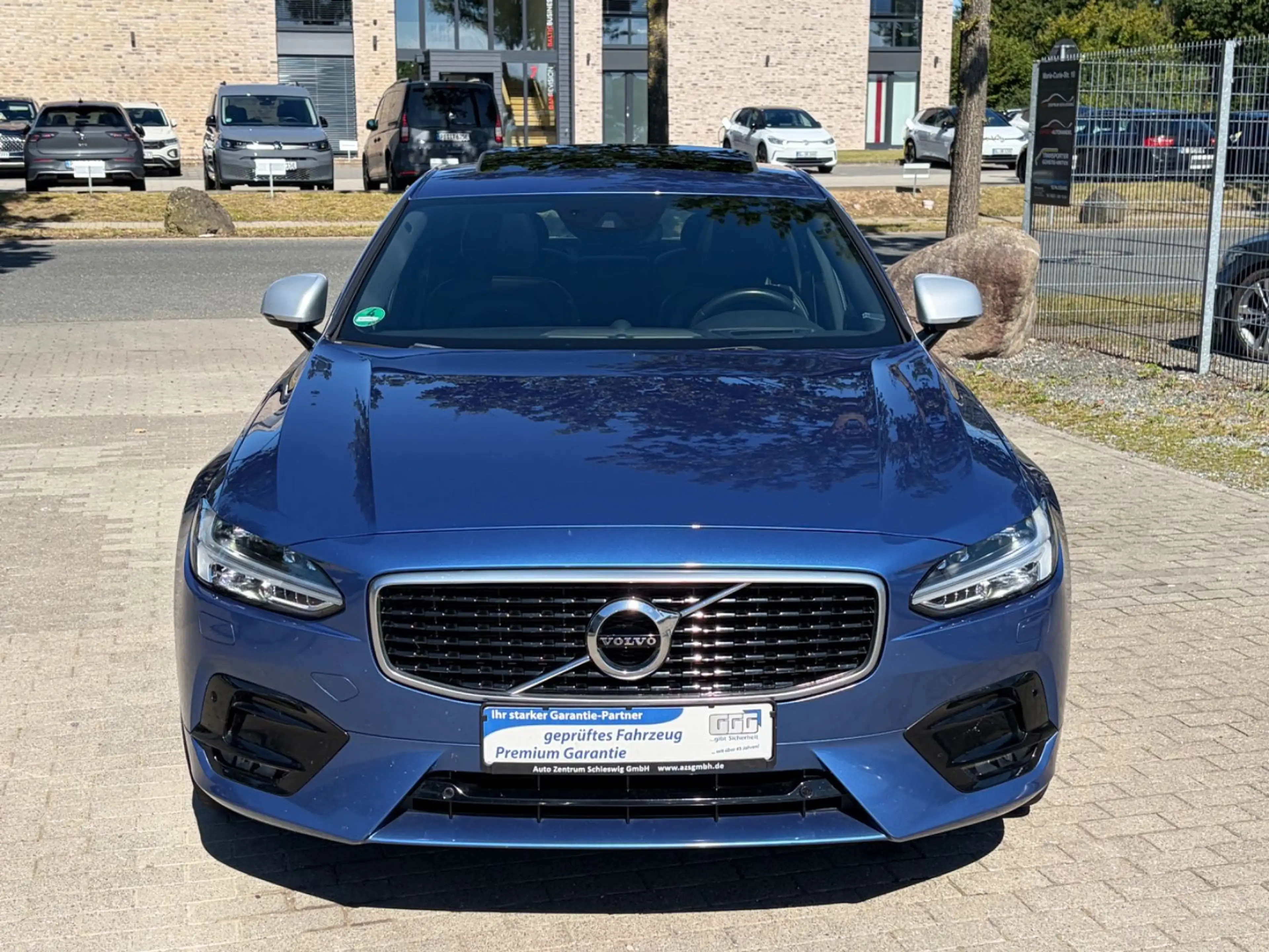Volvo S90 Lim. R Design LED ACC HuD SD Kam Memo B&W — photo 2