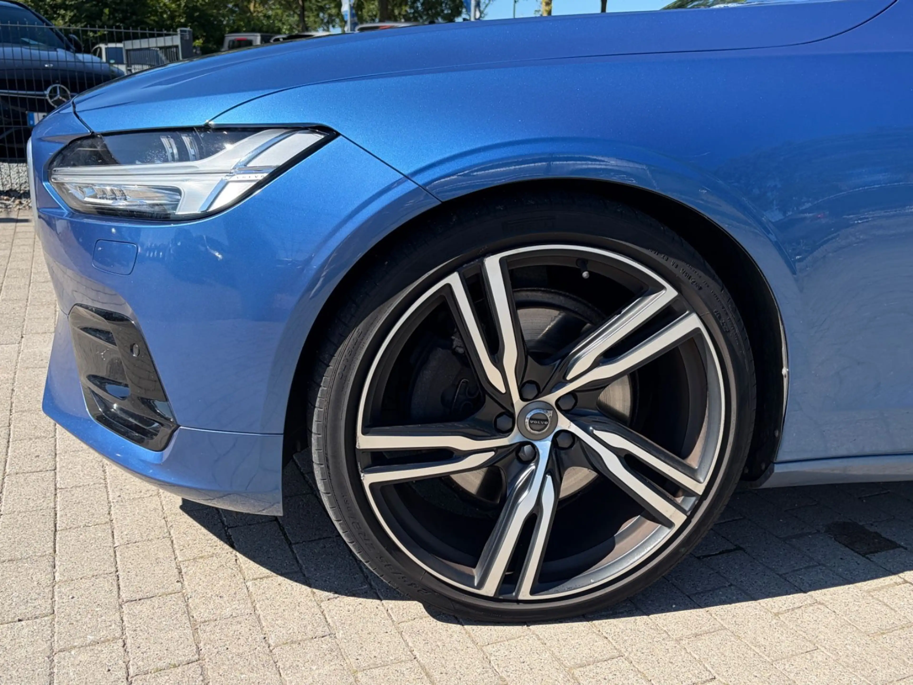 Volvo S90 Lim. R Design LED ACC HuD SD Kam Memo B&W — photo 14