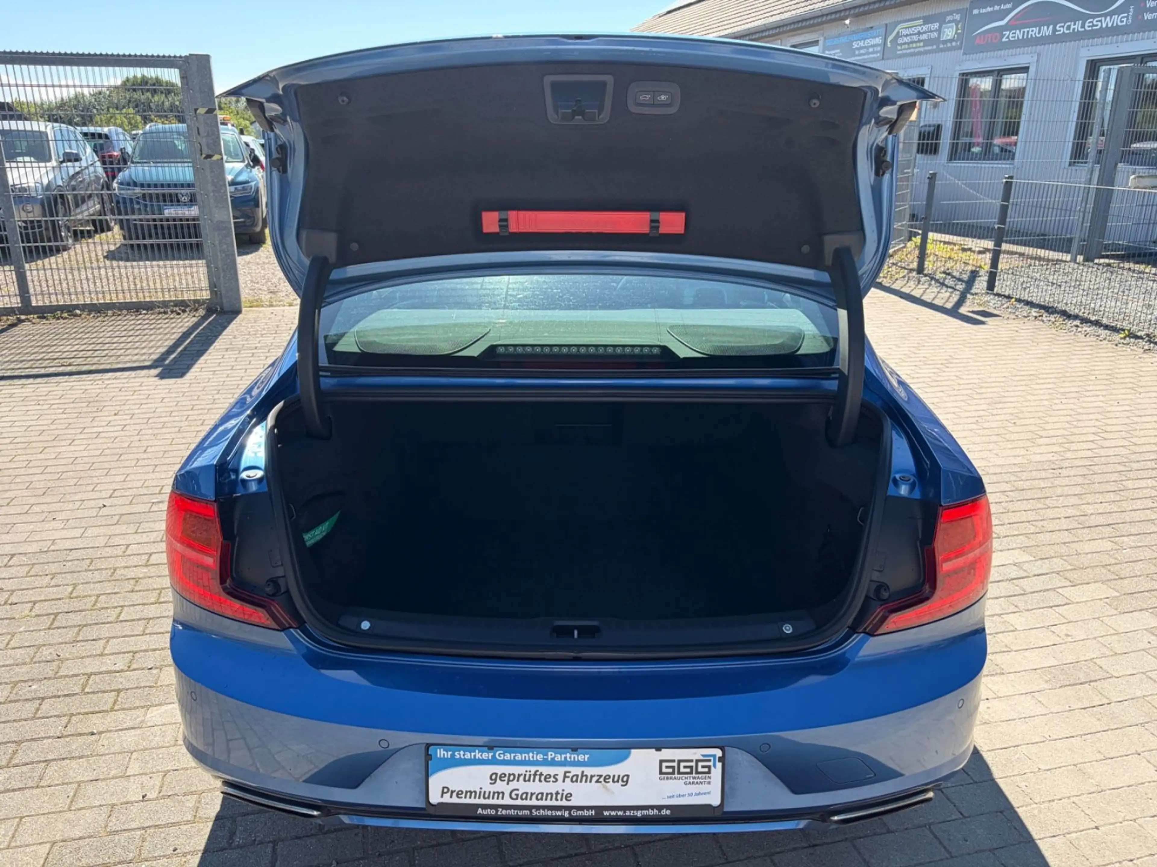 Volvo S90 Lim. R Design LED ACC HuD SD Kam Memo B&W — photo 7