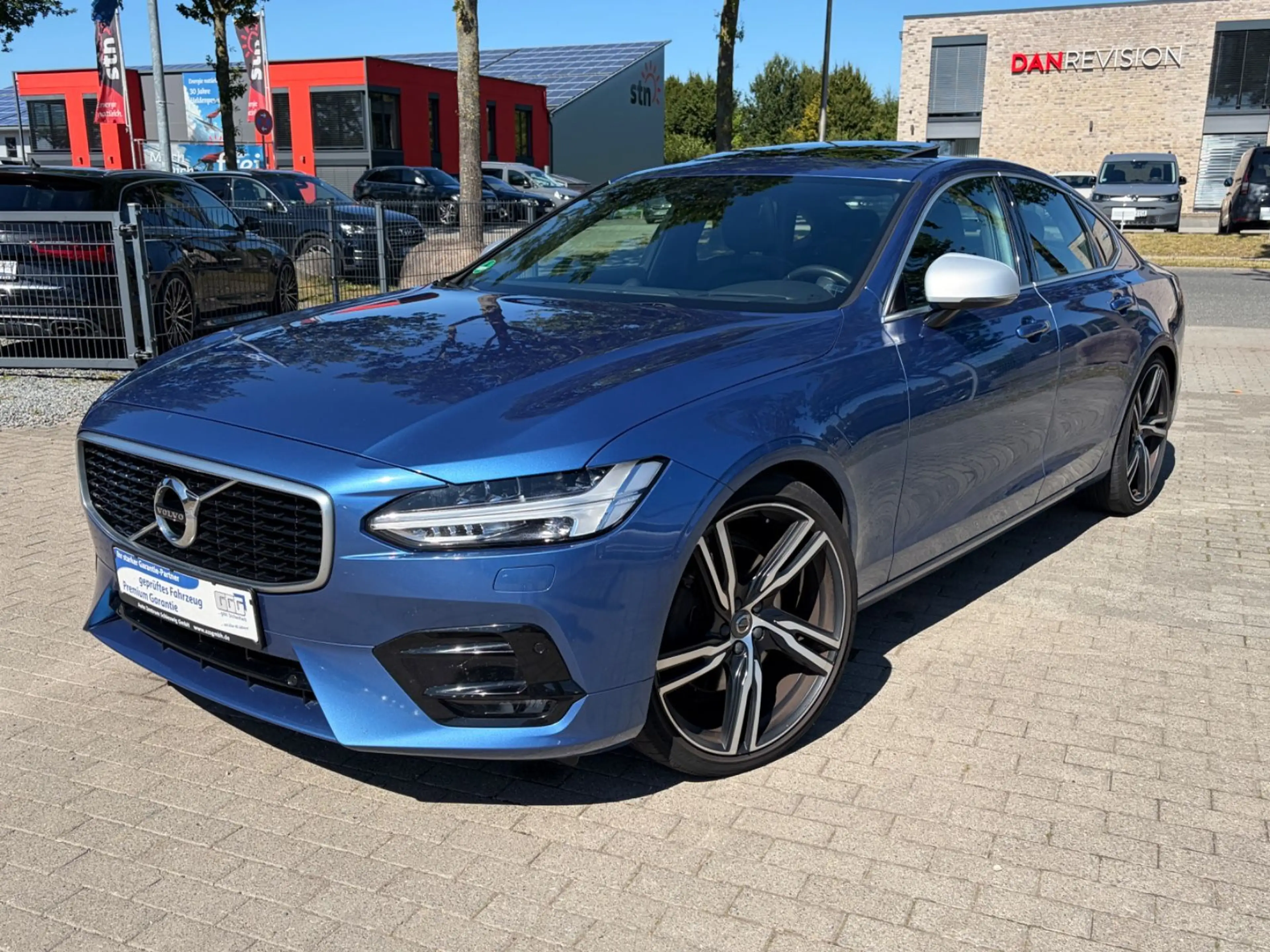 Volvo S90 Lim. R Design LED ACC HuD SD Kam Memo B&W