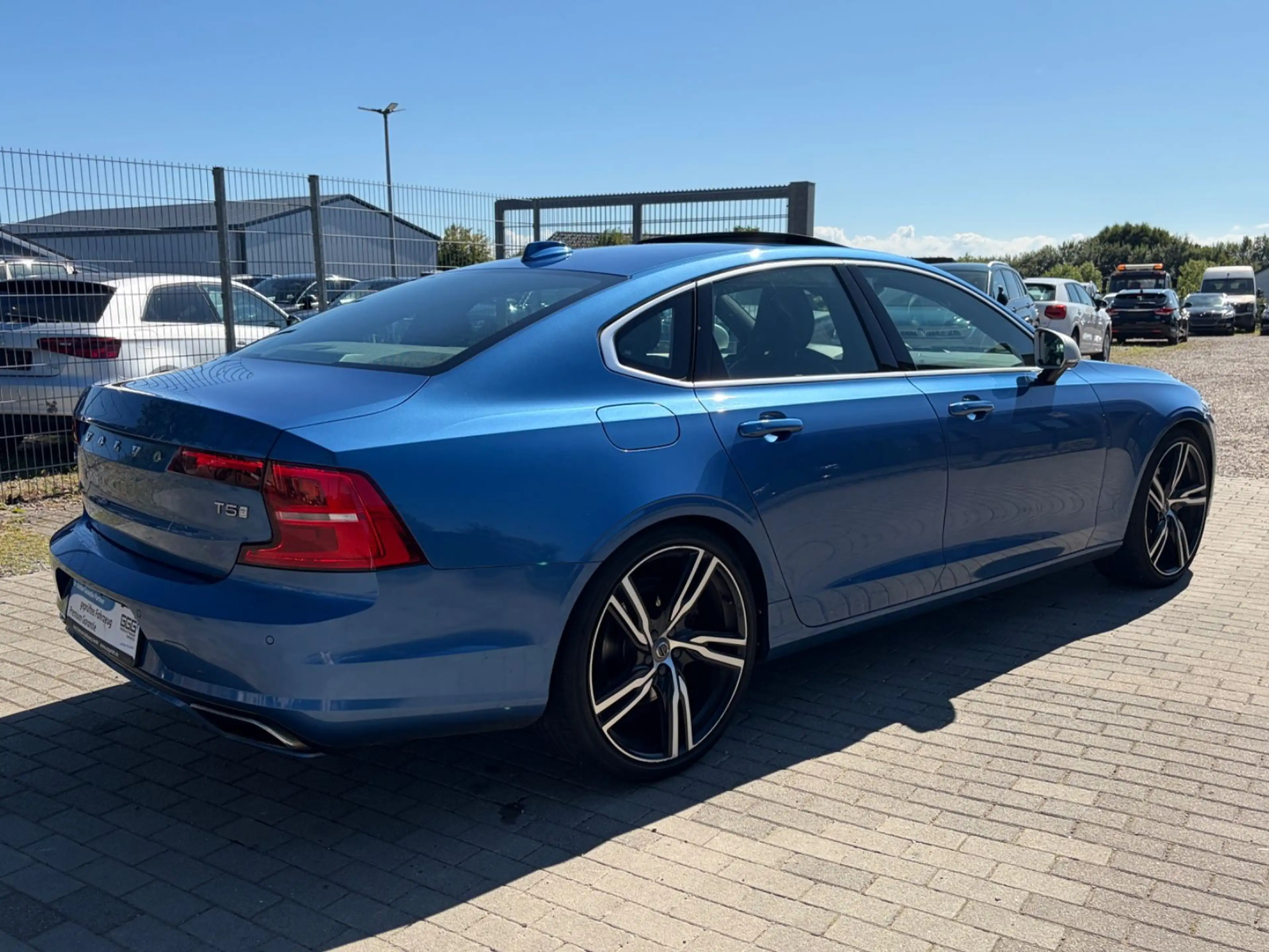 Volvo S90 Lim. R Design LED ACC HuD SD Kam Memo B&W — photo 5